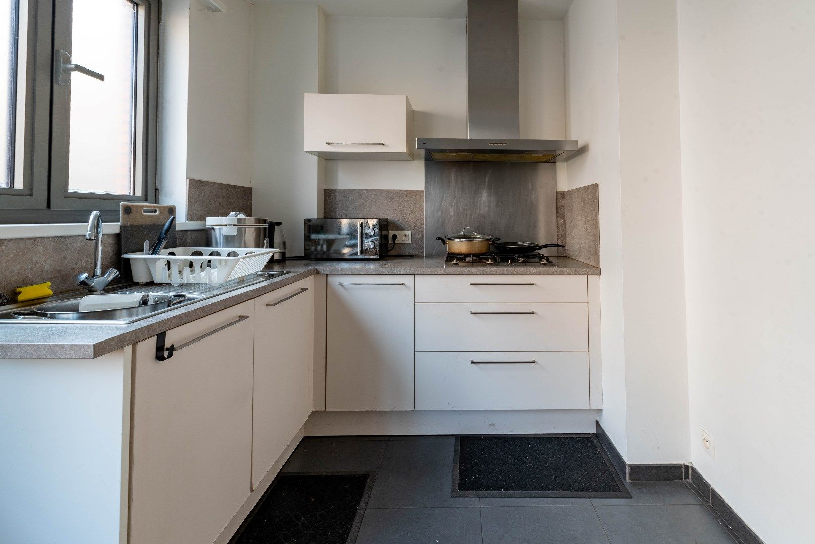  Ideaal starters- of investeringsappartement in de gegeerde wijk Zurenborg foto 9