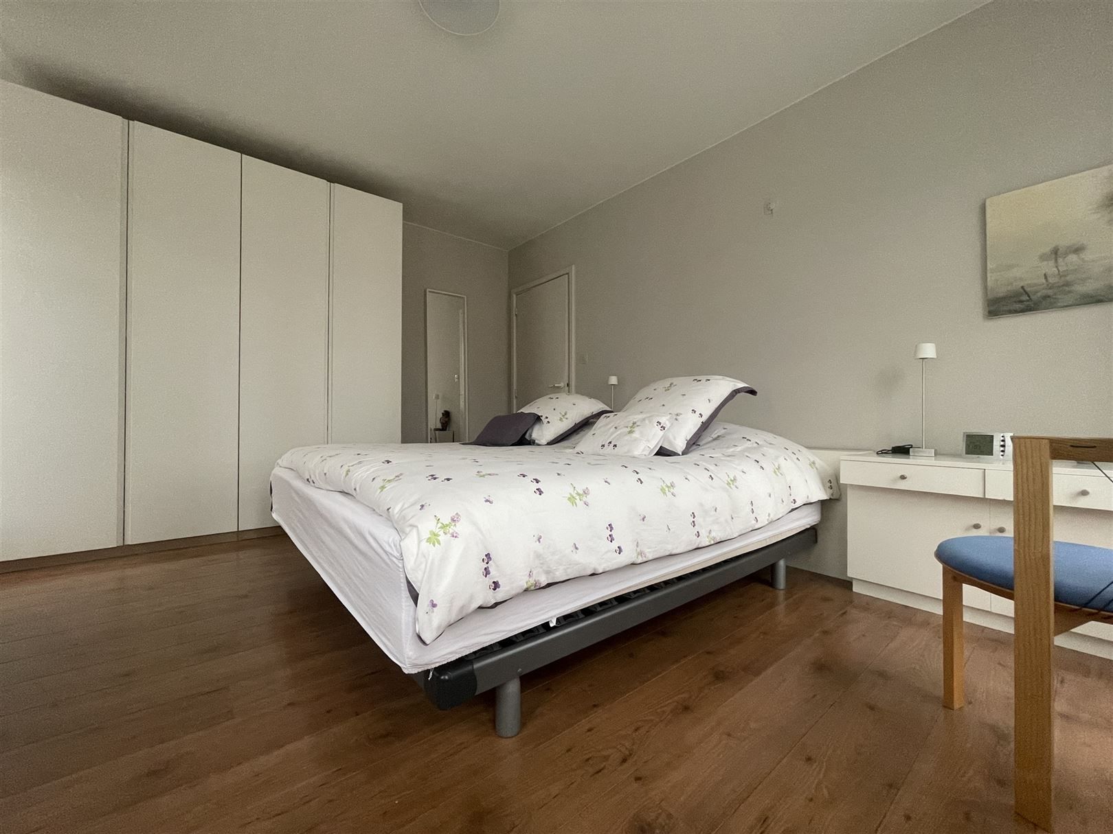 Ruim appartement met zicht op Grote Markt foto 9
