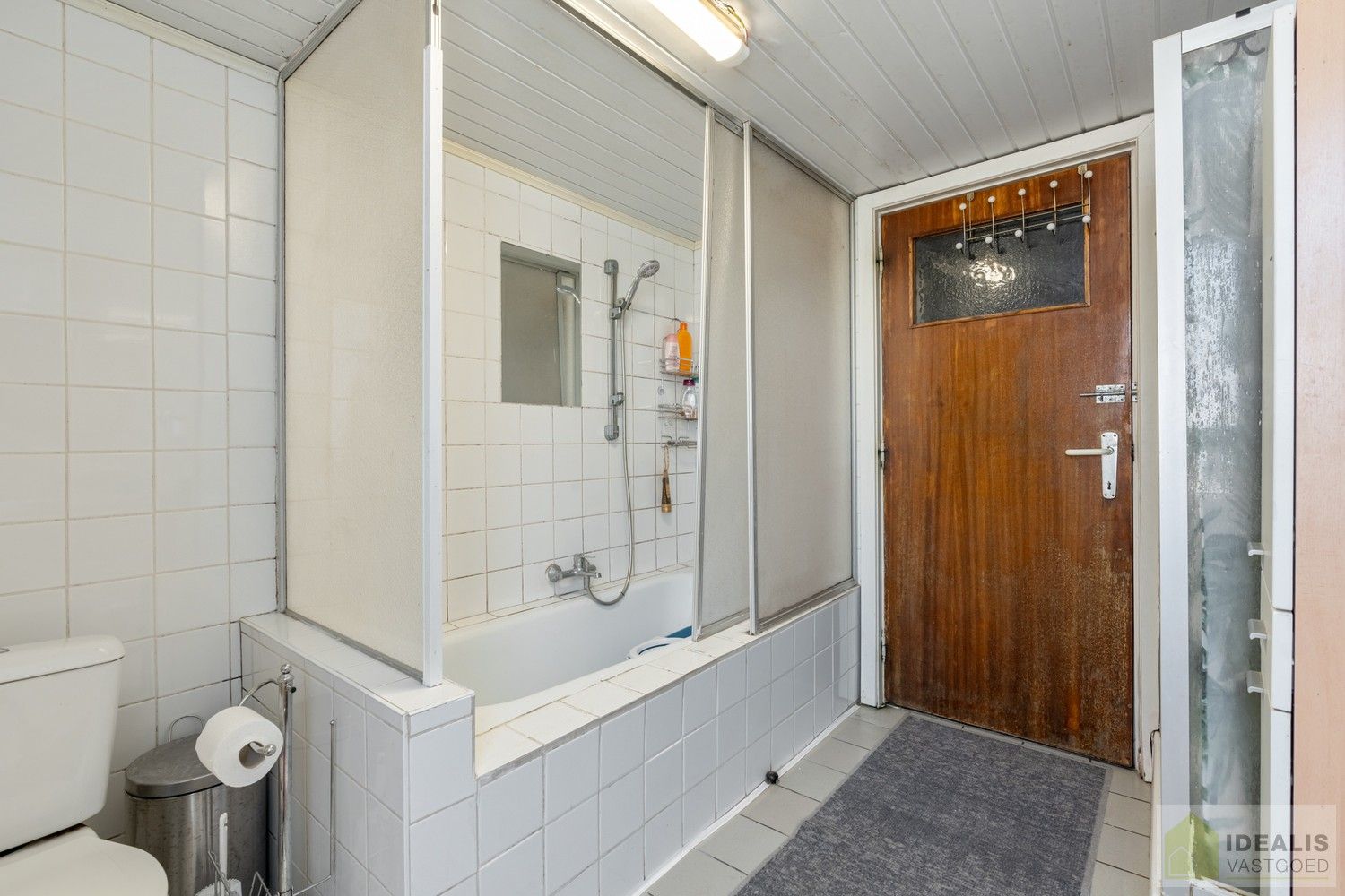IDEALIS VASTGOED – Ruime eengezinswoning met 4 slaapkamers op een perceel van 4a 18ca vlakbij het centrum van Hamont-Achel, op slechts enkele minuten van de Nederlandse grens. foto 12