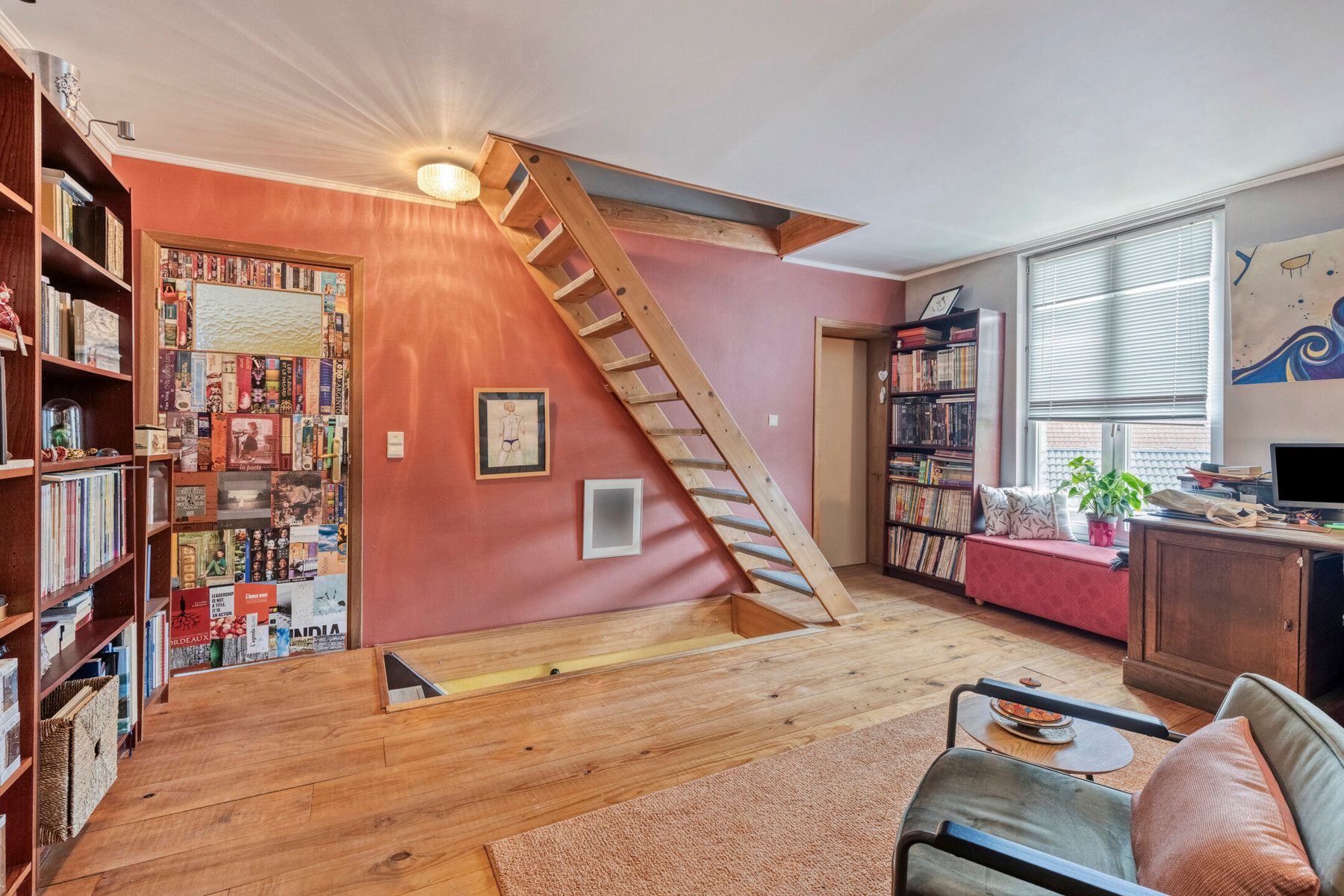 Ruime woning met aanpalende loods op toplocatie. foto 12