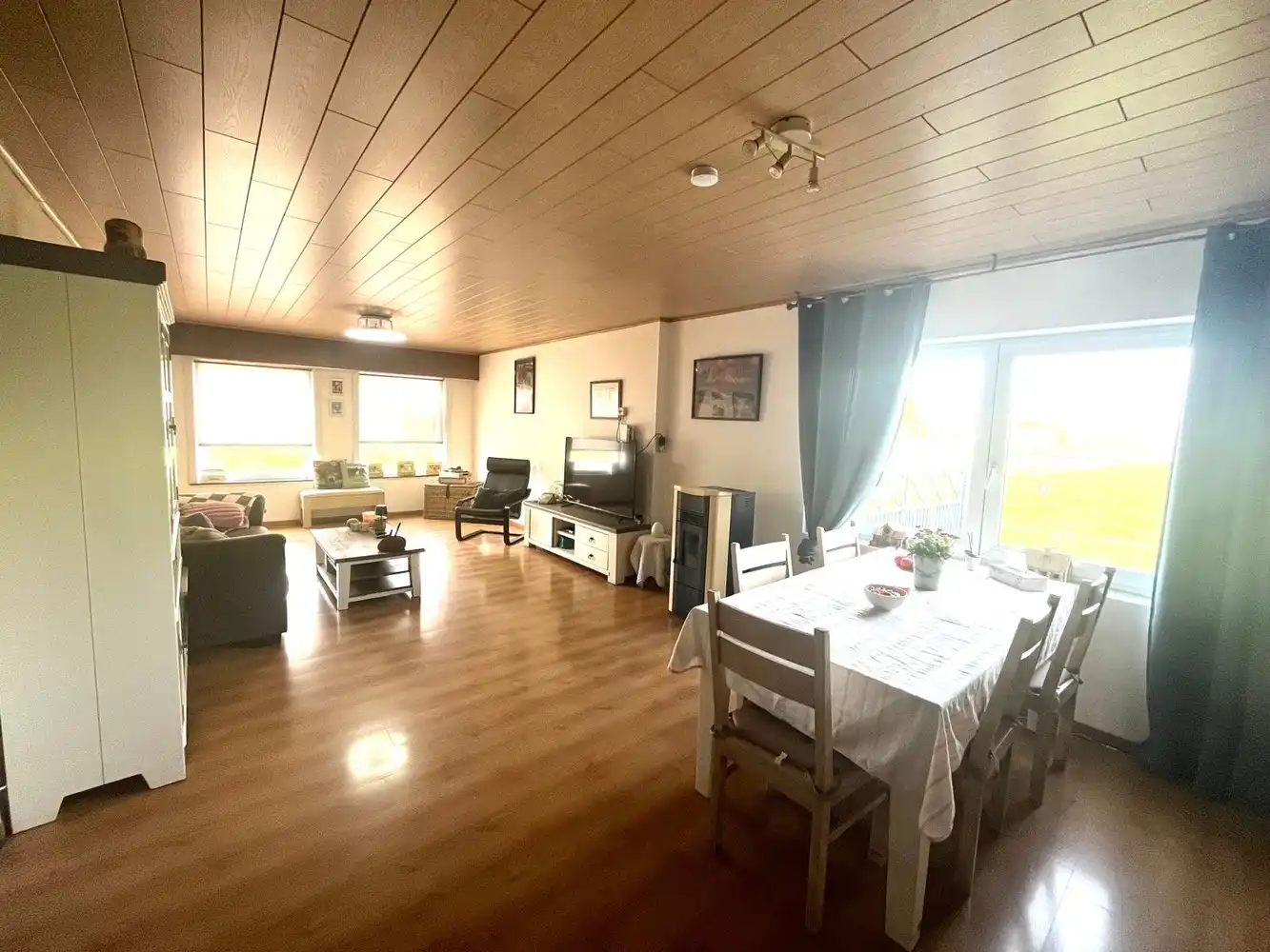 Mooie, gezellige gezinswoning te koop, ideaal voor paardenliefhebbers! foto 5