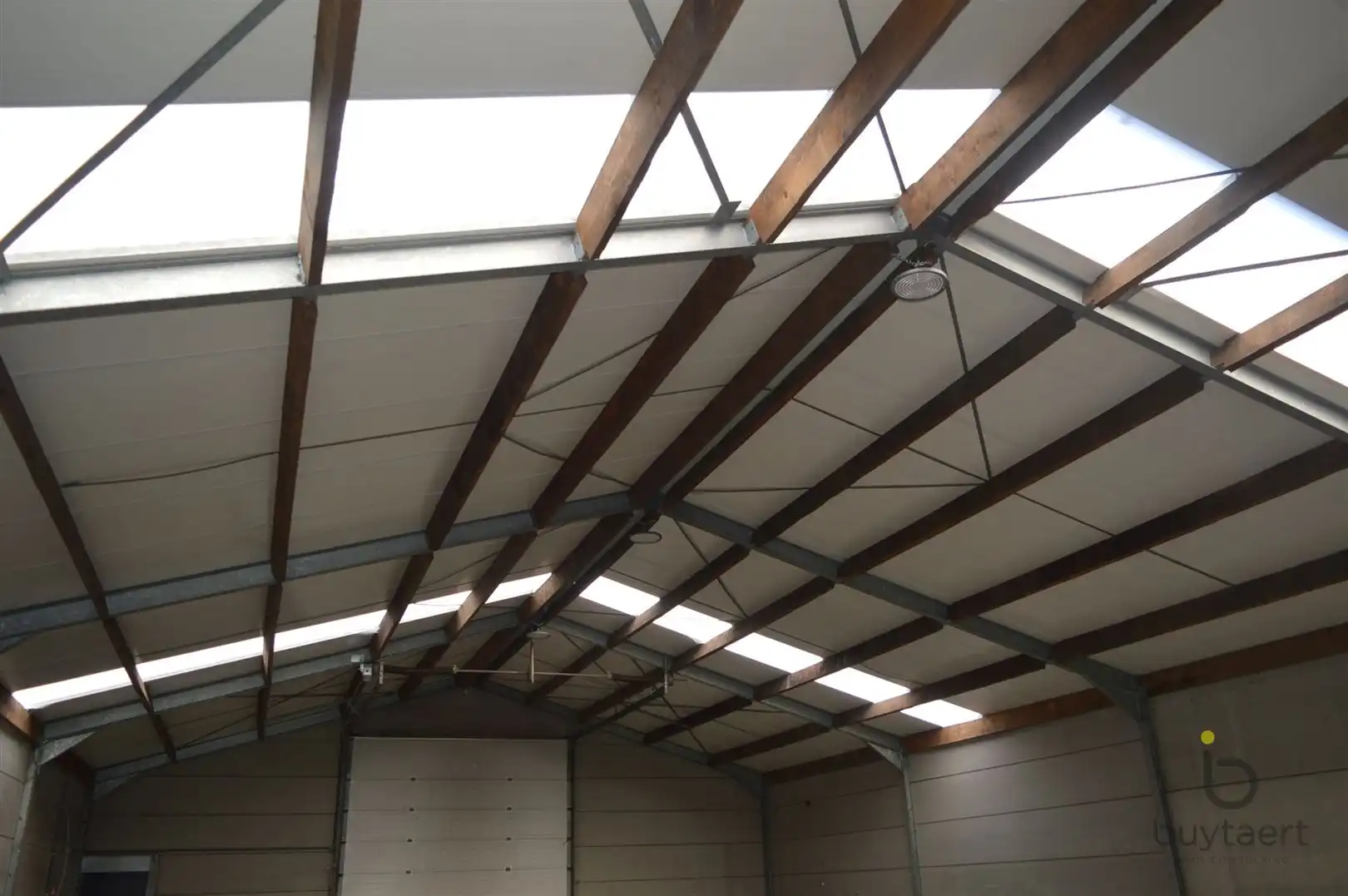Ruime loods met drijfkracht op beton te Kalmthout foto 2