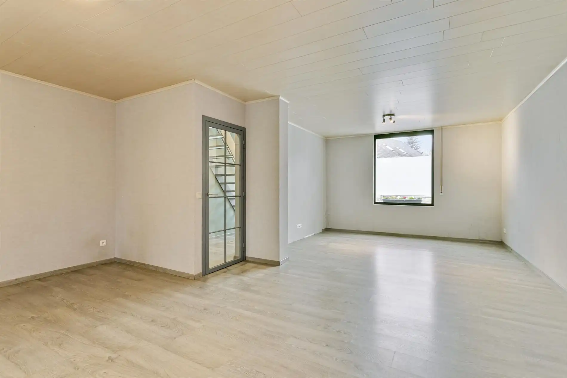 Woning met 2/3 slaapkamers op 595 m², rustig gelegen in Geel-centrum ! foto 3