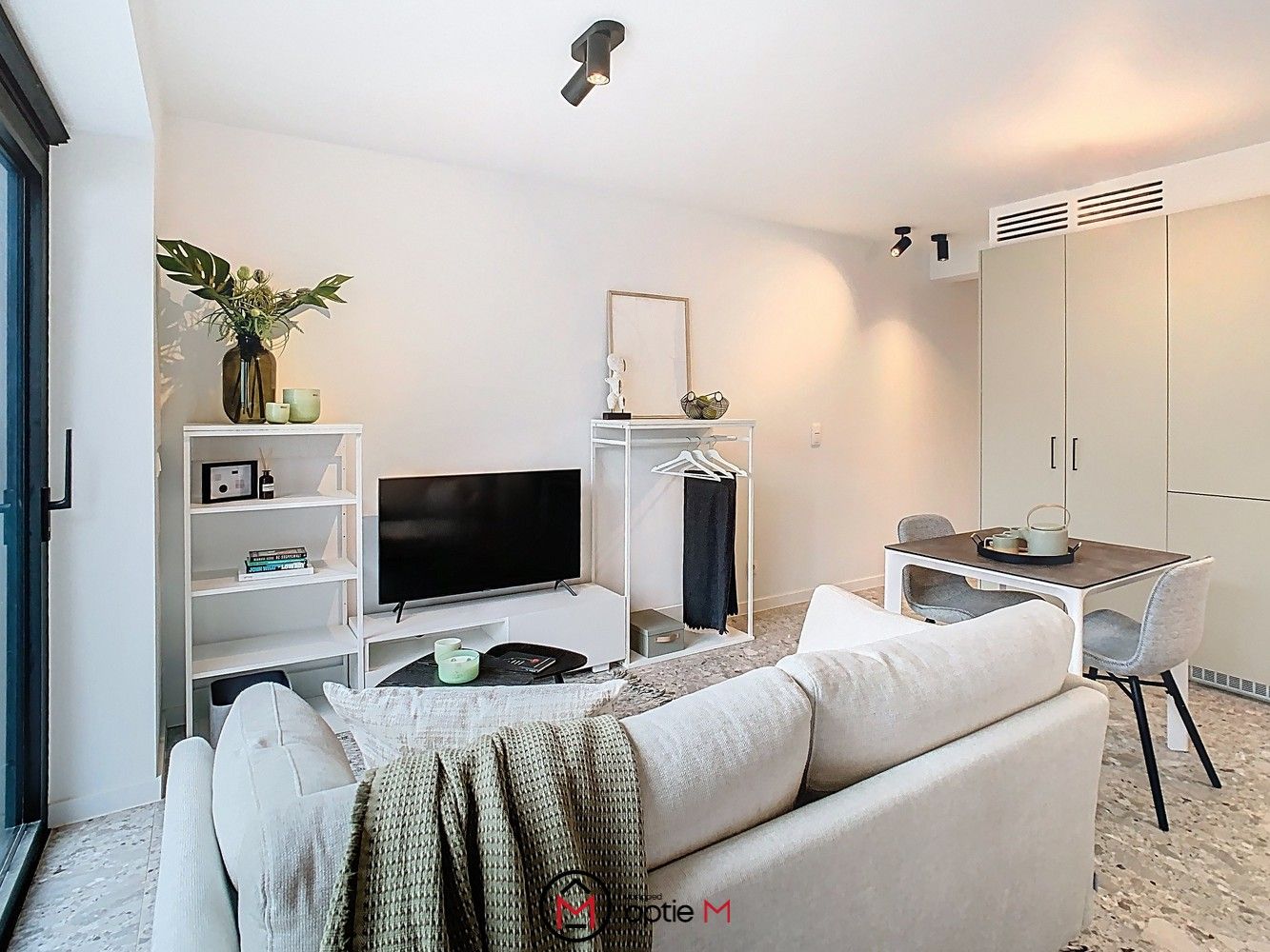 Instapklare en moderne studio op het gelijkvloers te huur in Hasselt foto 3