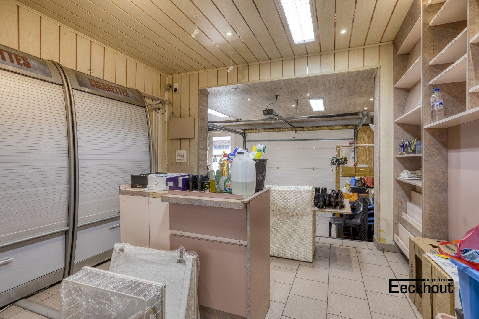 Ruime rijwoning met garage en zonnige koer op een boogscheut van het strand foto 20