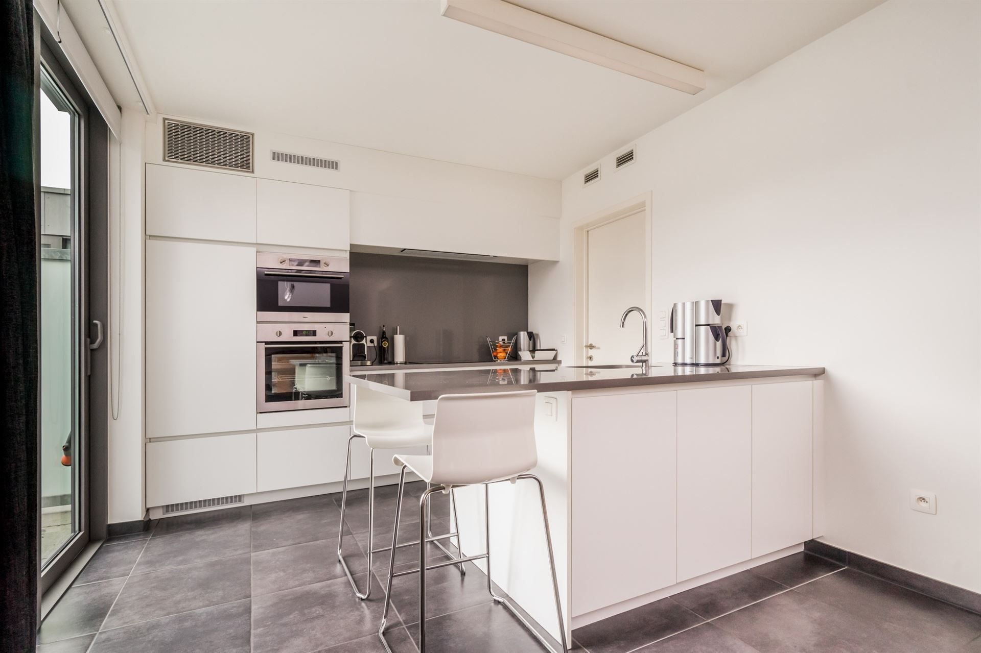 Uitzonderlijk duplex appartement met 2 slaapkamers en zonneterras. foto 4