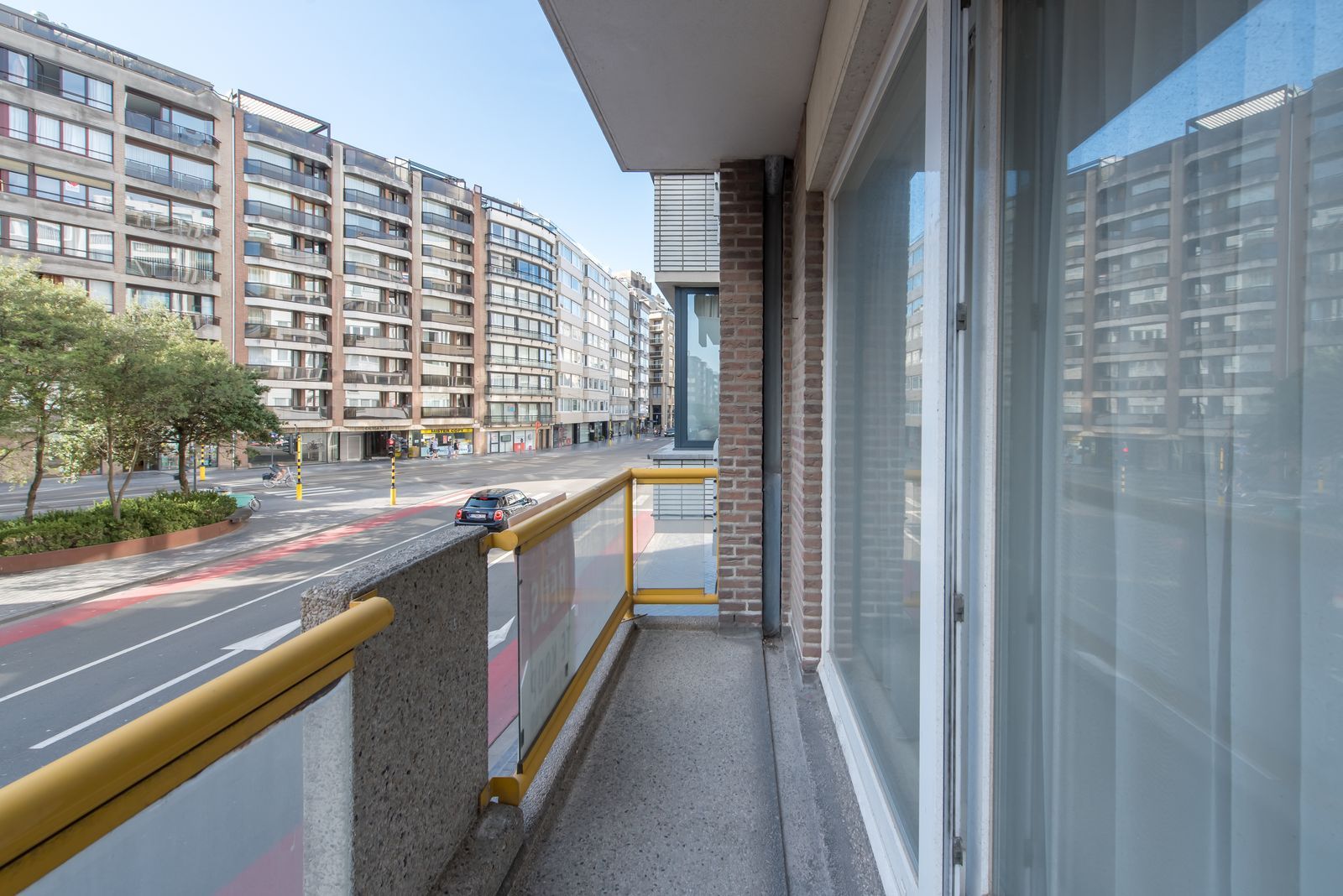 Ruim appartement met 3 slaapkamers en zonnig terras in hartje Oostende, pal aan het strand foto 17