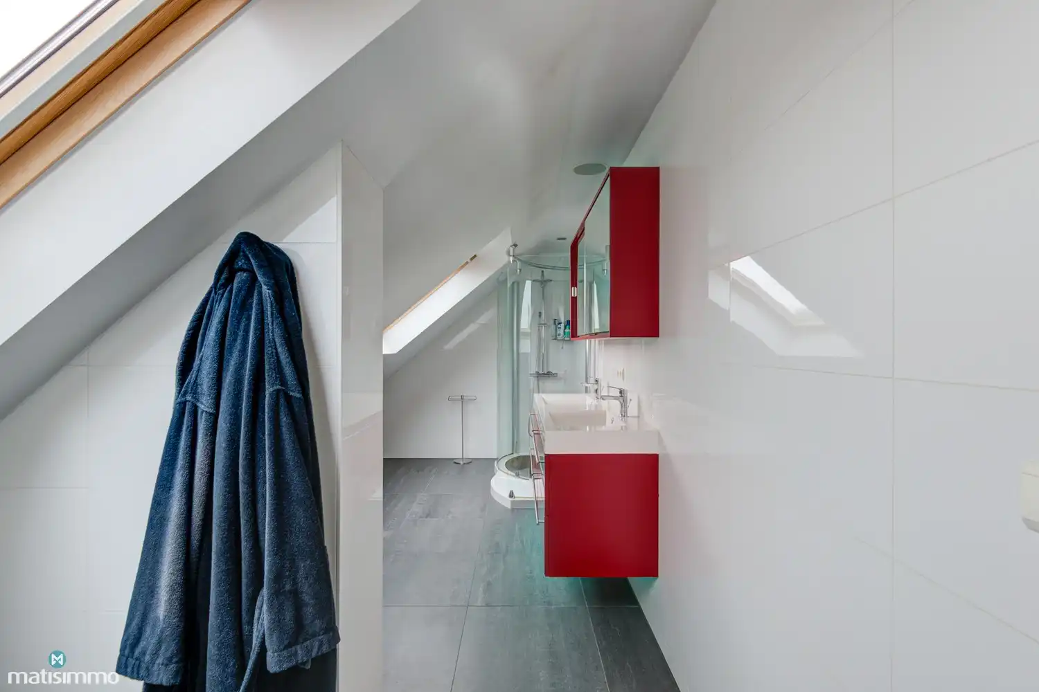 ZEER RUIM EN MODERN DUPLEXAPPARTEMENT (234M²) MET 5 SLAAPKAMERS, 2 BADKAMERS, 2 TERRASSEN, 2 KELDERS, DUBBELE GARAGE (60M²) (+ OPTIONEEL GARAGE) IN HET CENTRUM VAN LANAKEN foto 27