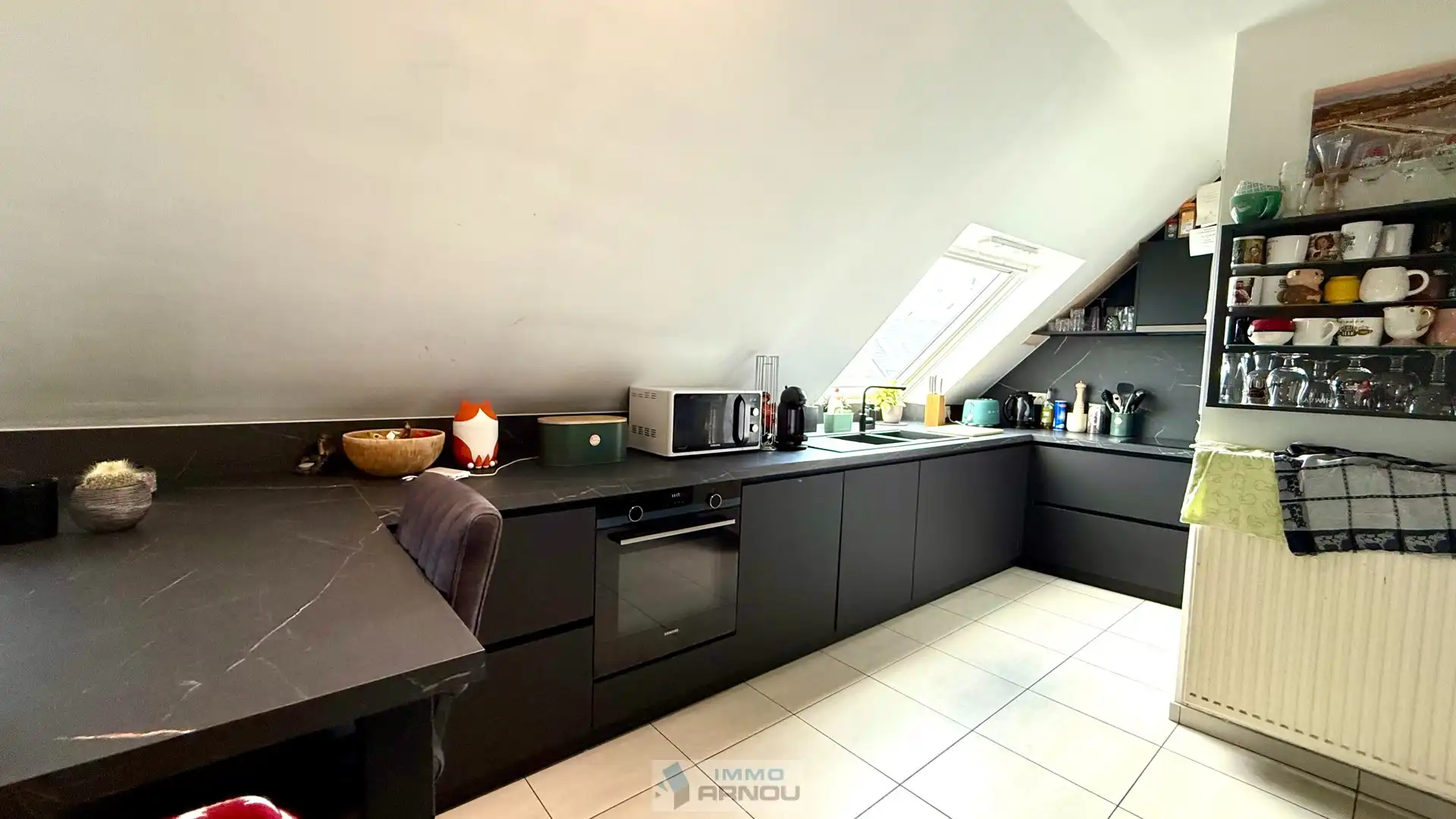 Dakappartement met twee slaapkamers en terras in het centrum foto 7
