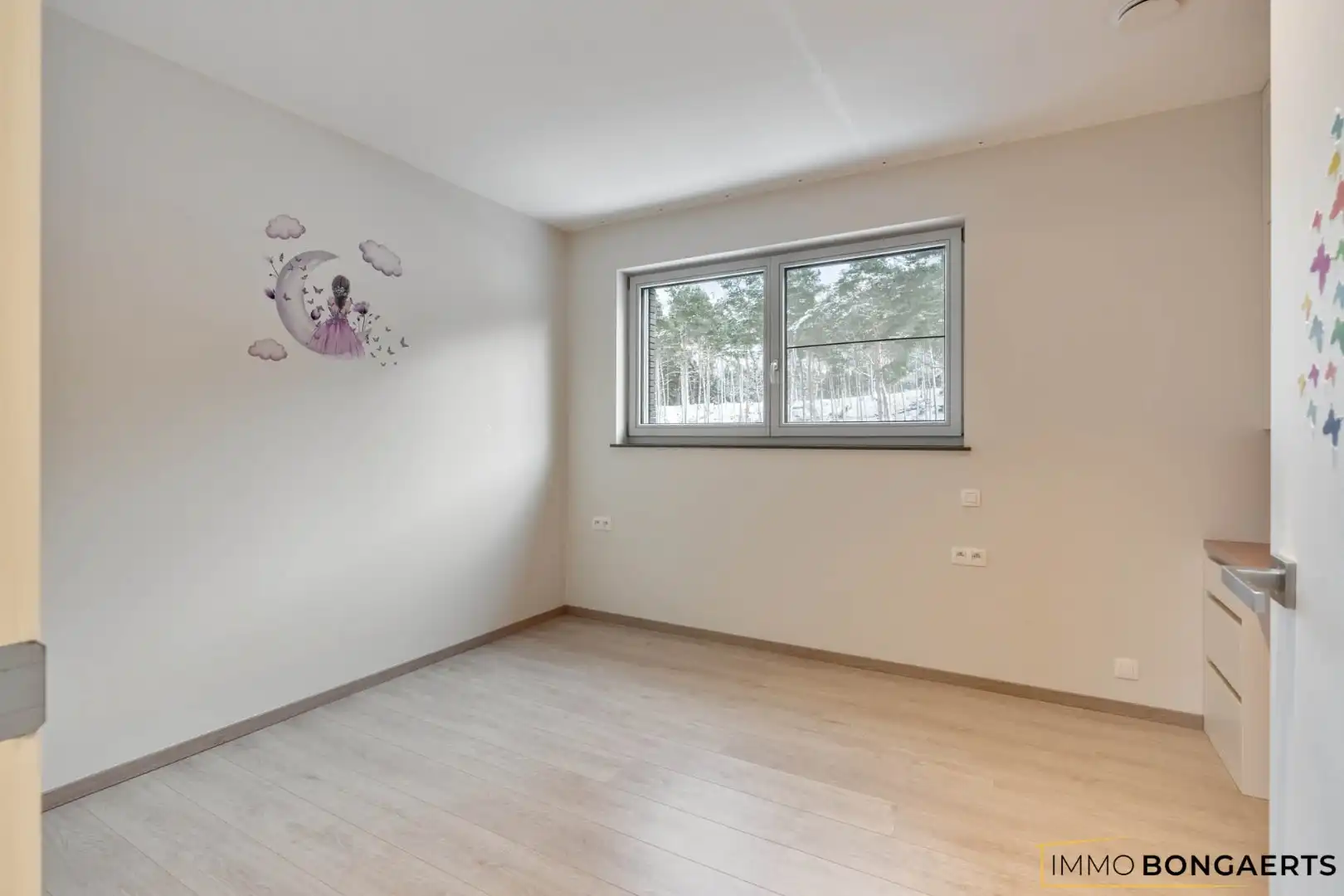 Moderne woonst met 4 slaapkamers  foto 16