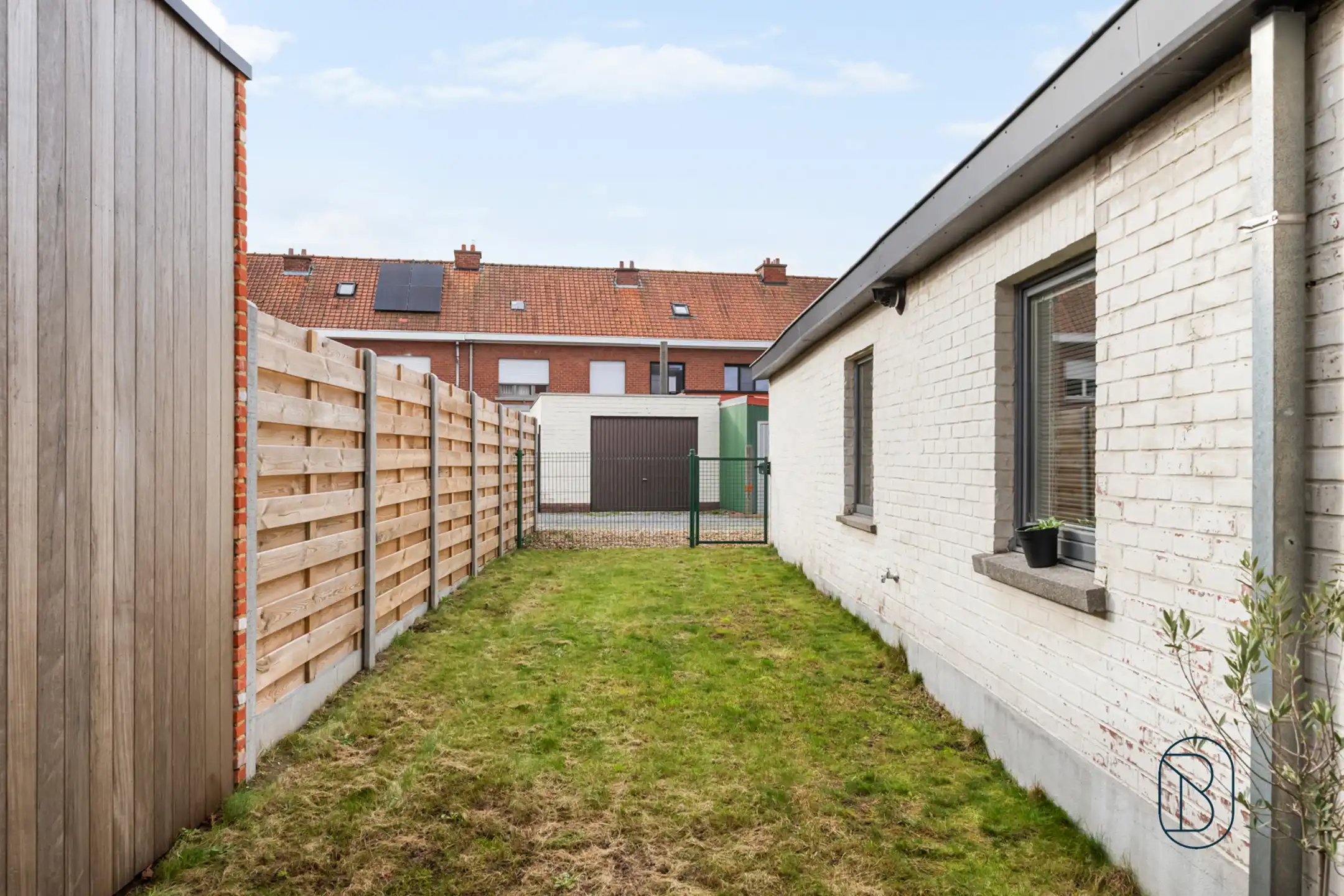 Volledig vernieuwde woning met 3 slk, garage en oprit foto 19