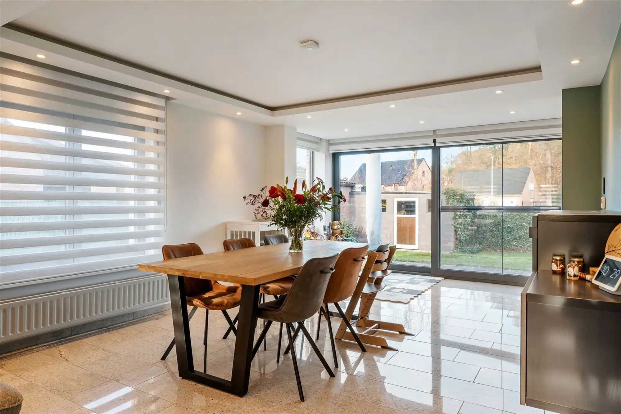 MOOI GERENOVEERDE WONING MET 4 SLAAPKAMERS OP RUSTIGE LIGGING VLAKBIJ KOERSEL CENTRUM foto 6