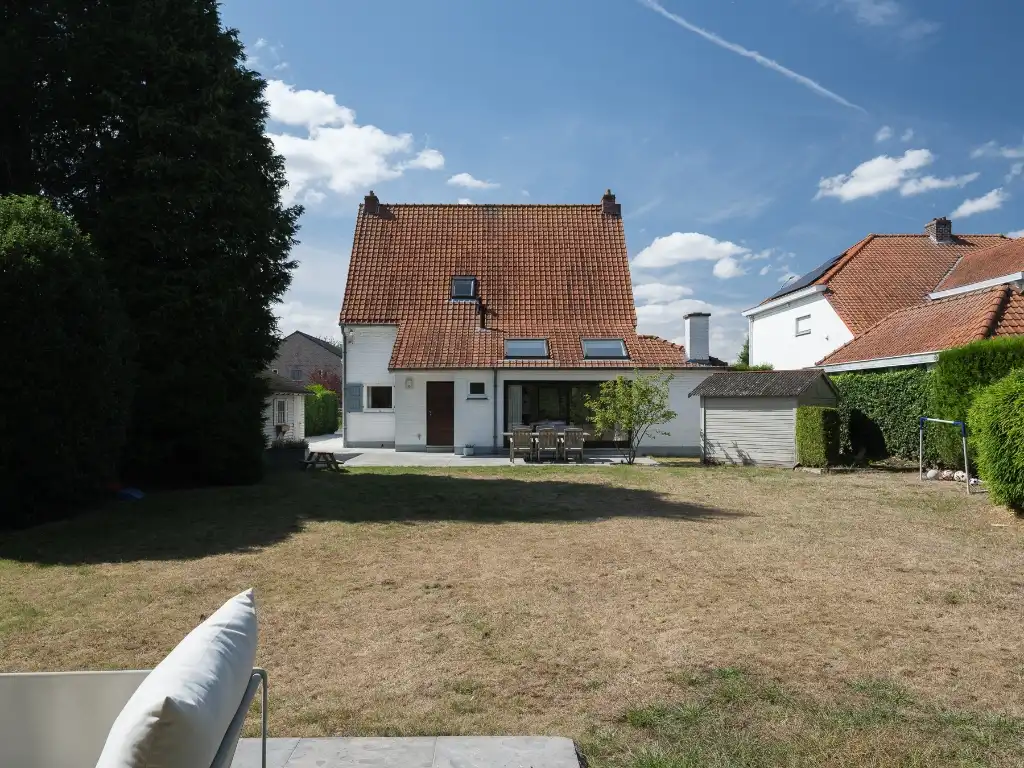 Karaktervolle en vrijstaande gezinswoning, gelegen op een gunstig perceel van ca. 930 m² foto 5