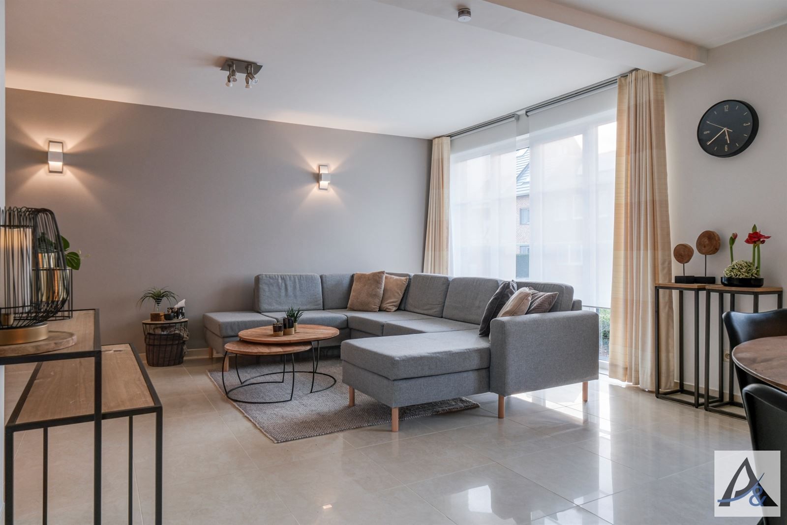 Ruim Gelijkvloers Appartement van 107 m² met twee autostaanplaatsen foto 3