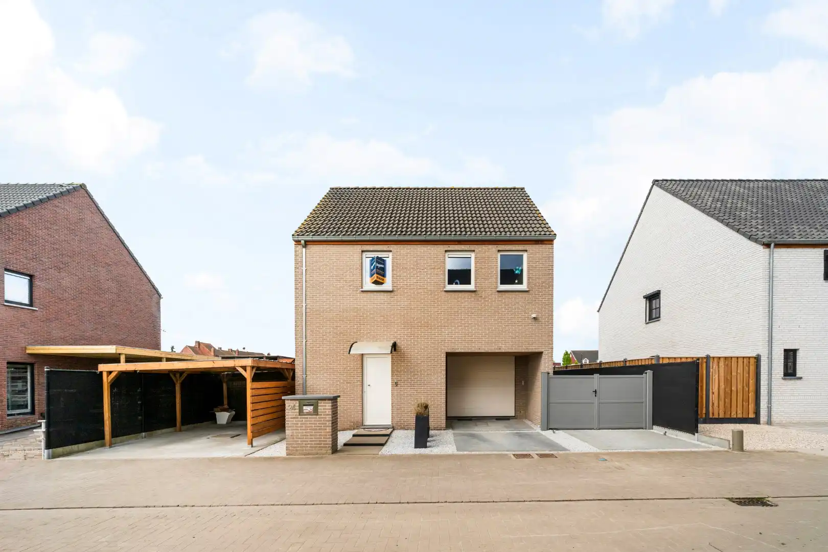 Instapklare, open woning met 4 slaapkamers en dressing, 2 garages en zonnige tuin in Menen foto 18