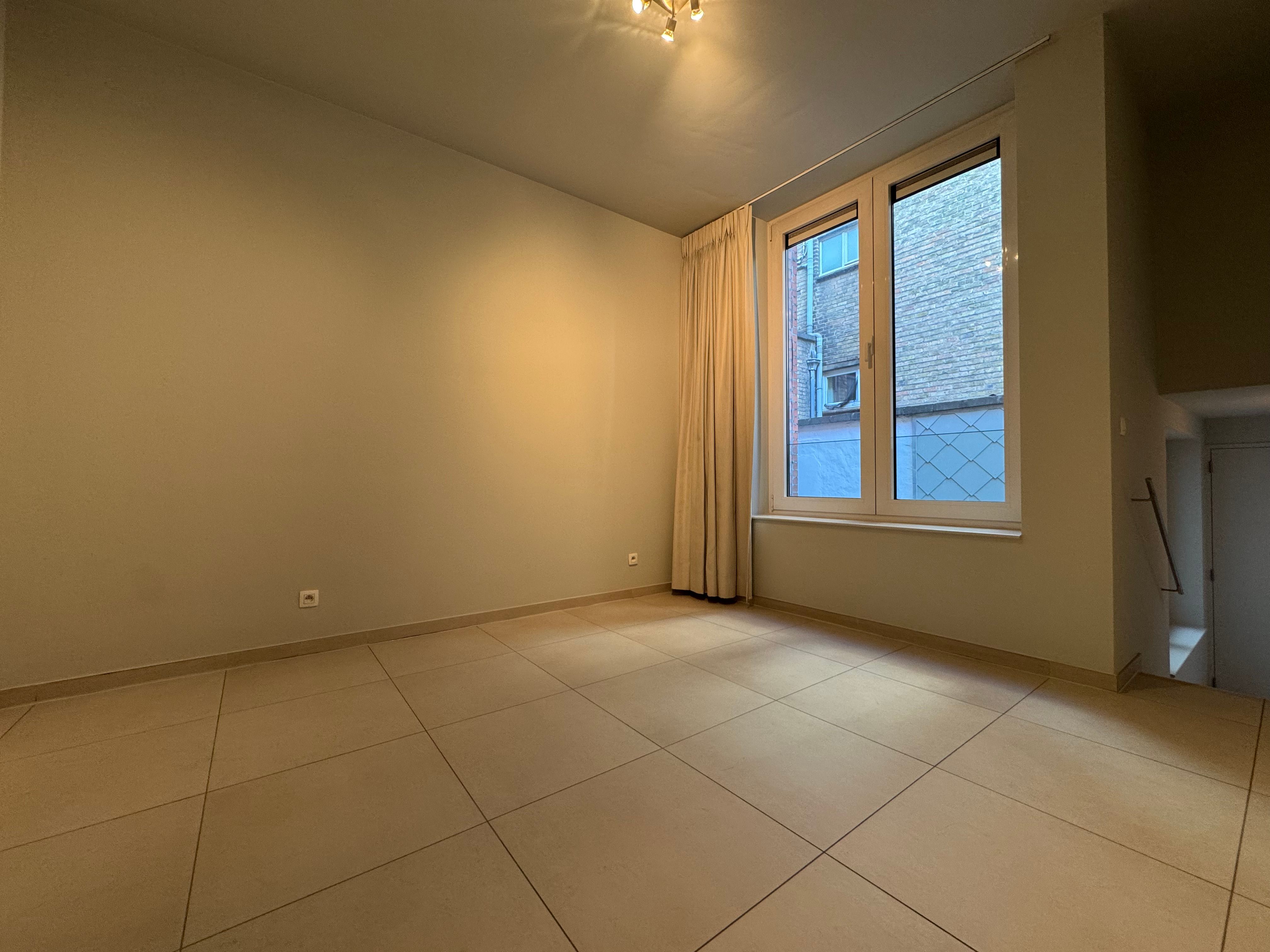 Appartement in gerenoveerd eclectisch herenhuis aan de Sint-Jozefkerk foto 5