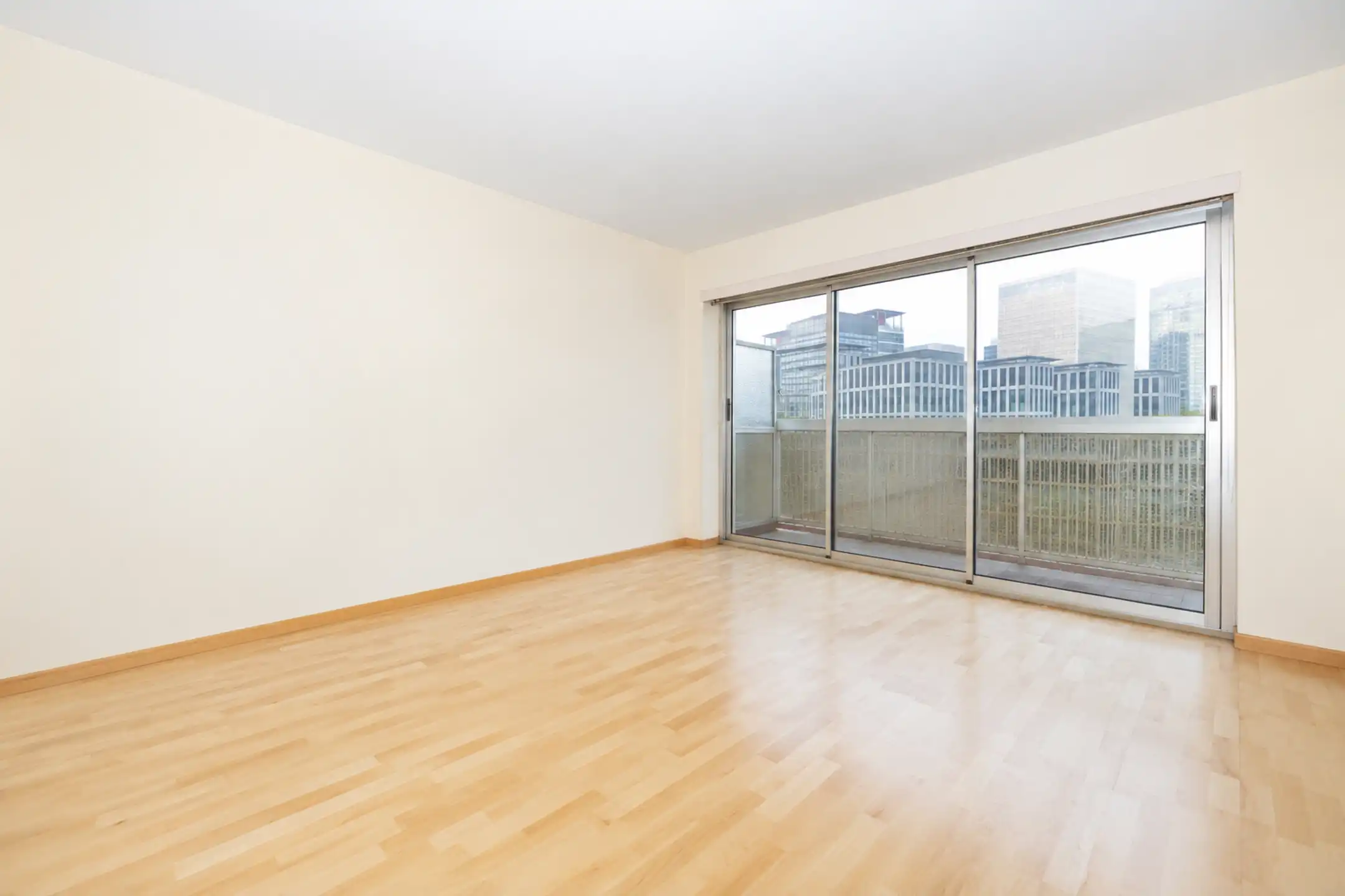 Appartement 1 slaapkamer, te renoveren - Prachtig uitzicht! foto {{pictureIndex}}
