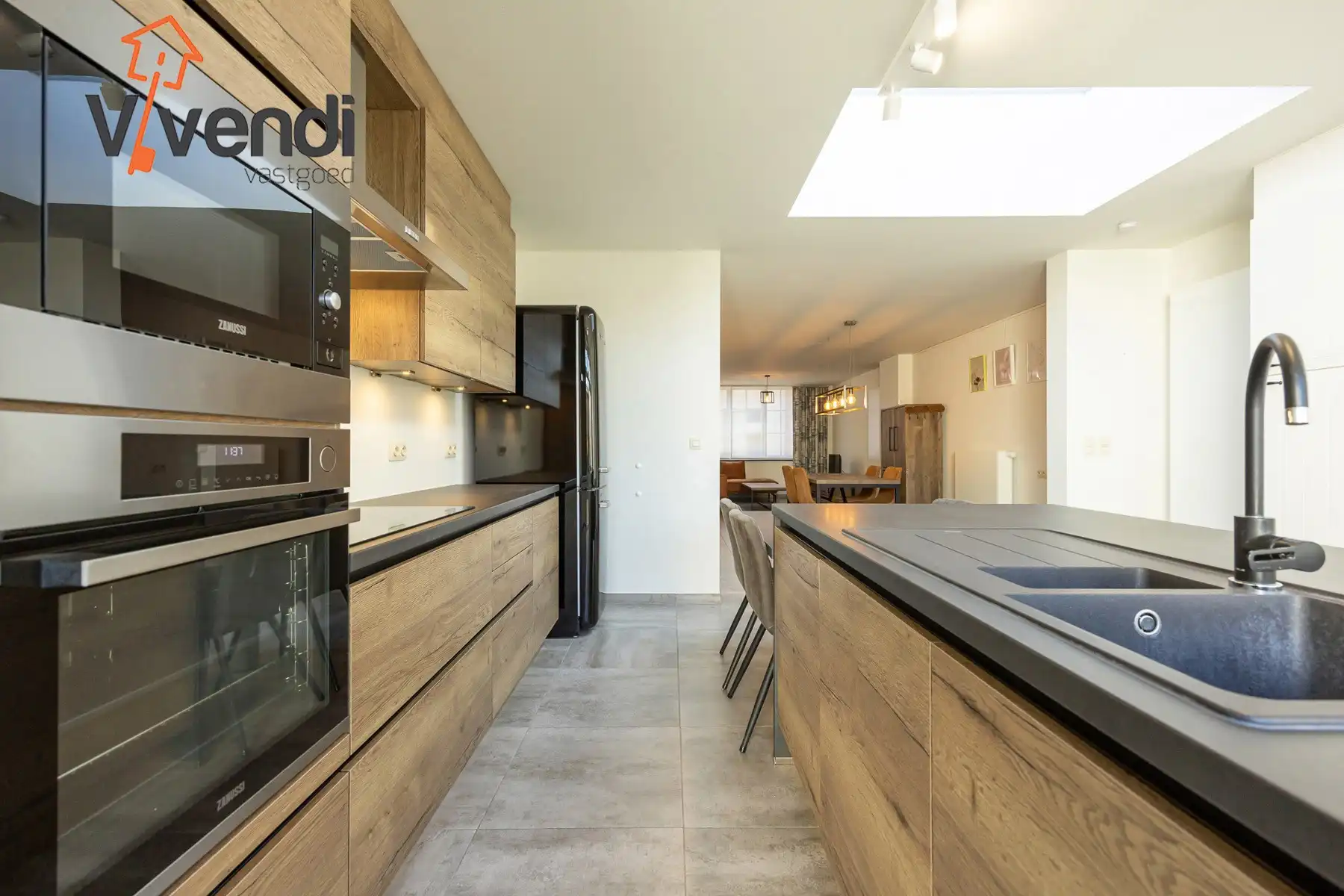 Instapklare stadswoning recent volledig gerenoveerd! foto 8