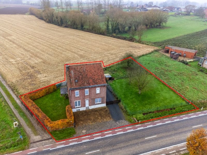 Charmante woning met 2 slaapkamers, garage en grote tuin foto 1