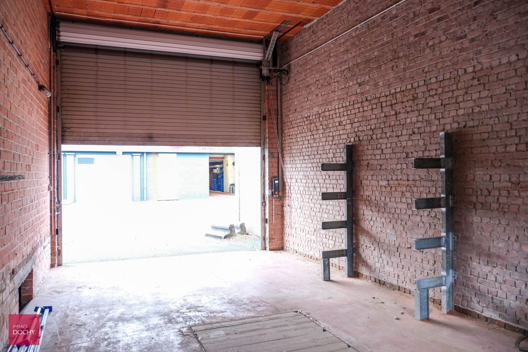 Kwalitatief afgewerkte villa met ruime garage en tuin foto 12