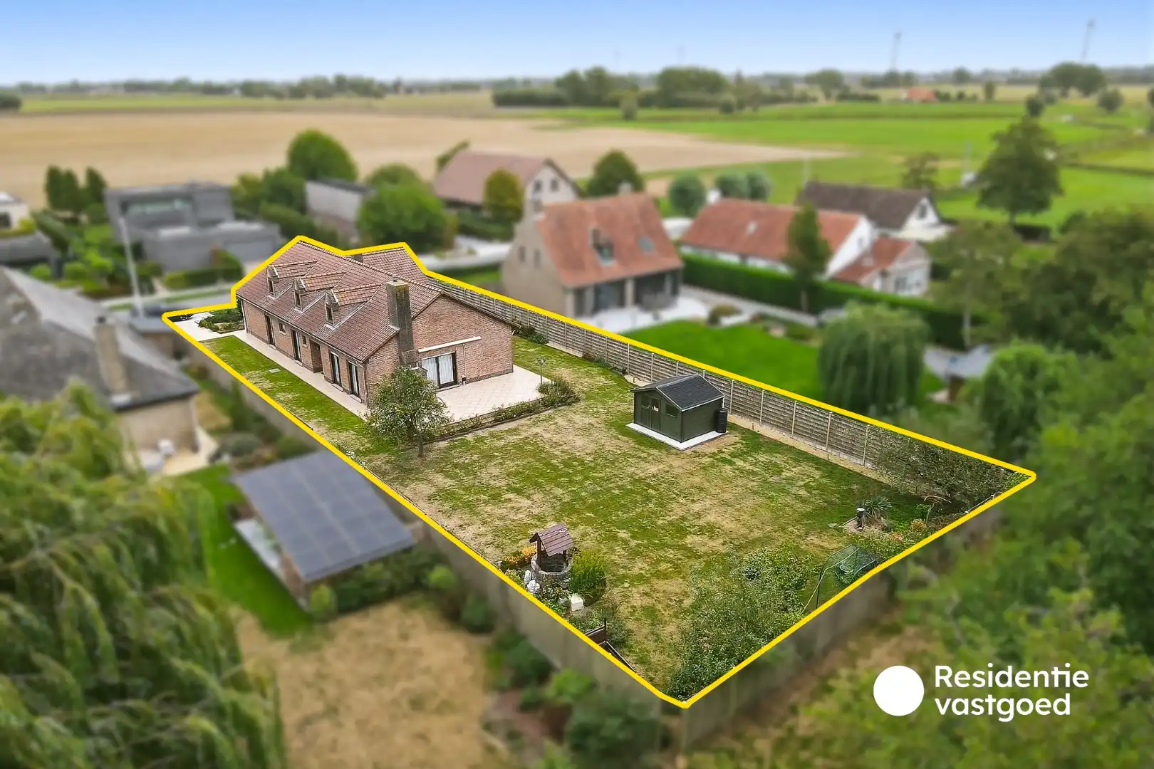 Alleenstaande bungalow met 4 slaapkamers en ruime tuin foto 2