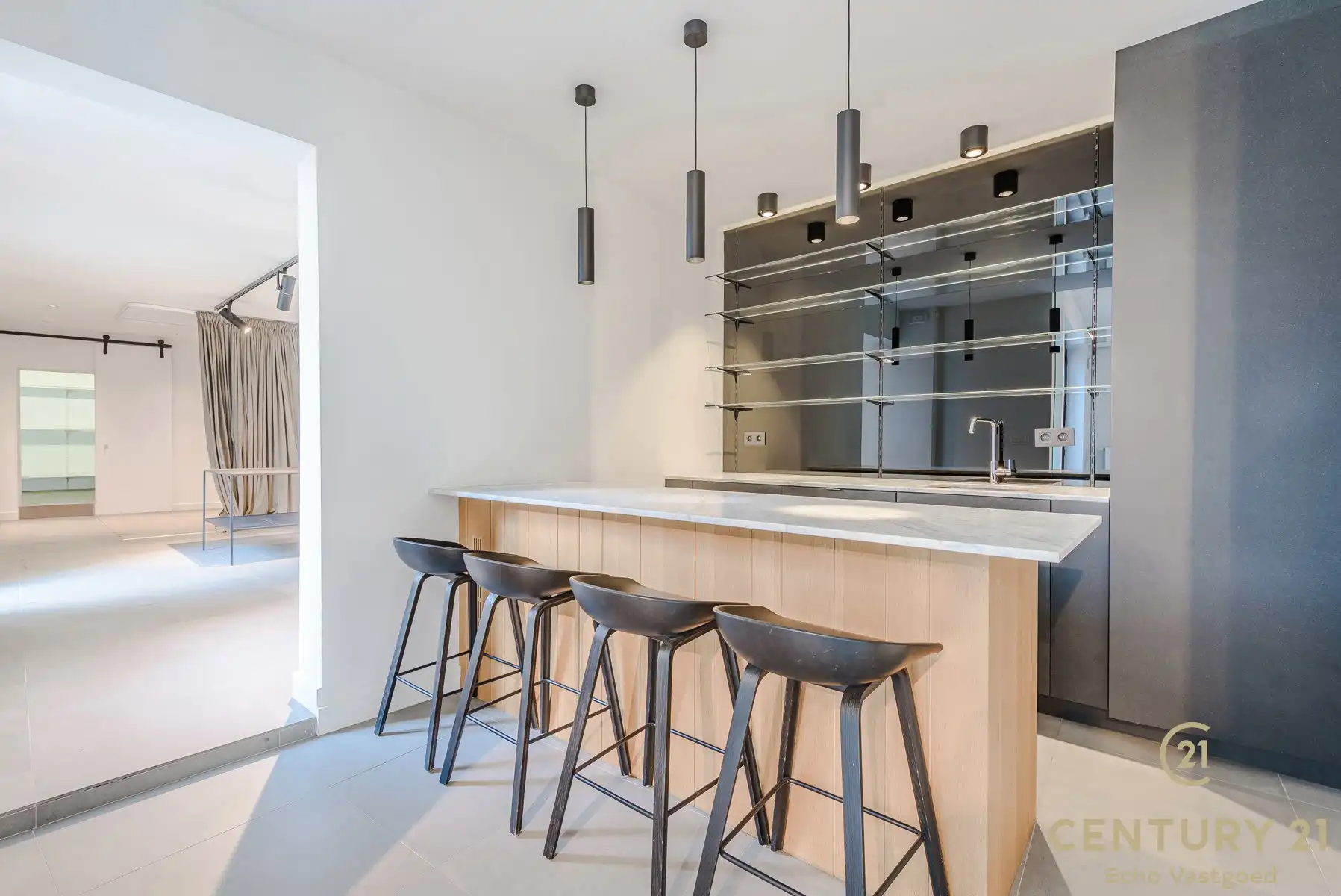 Instapklare handelsruimte in hartje Oud-Turnhout foto 12