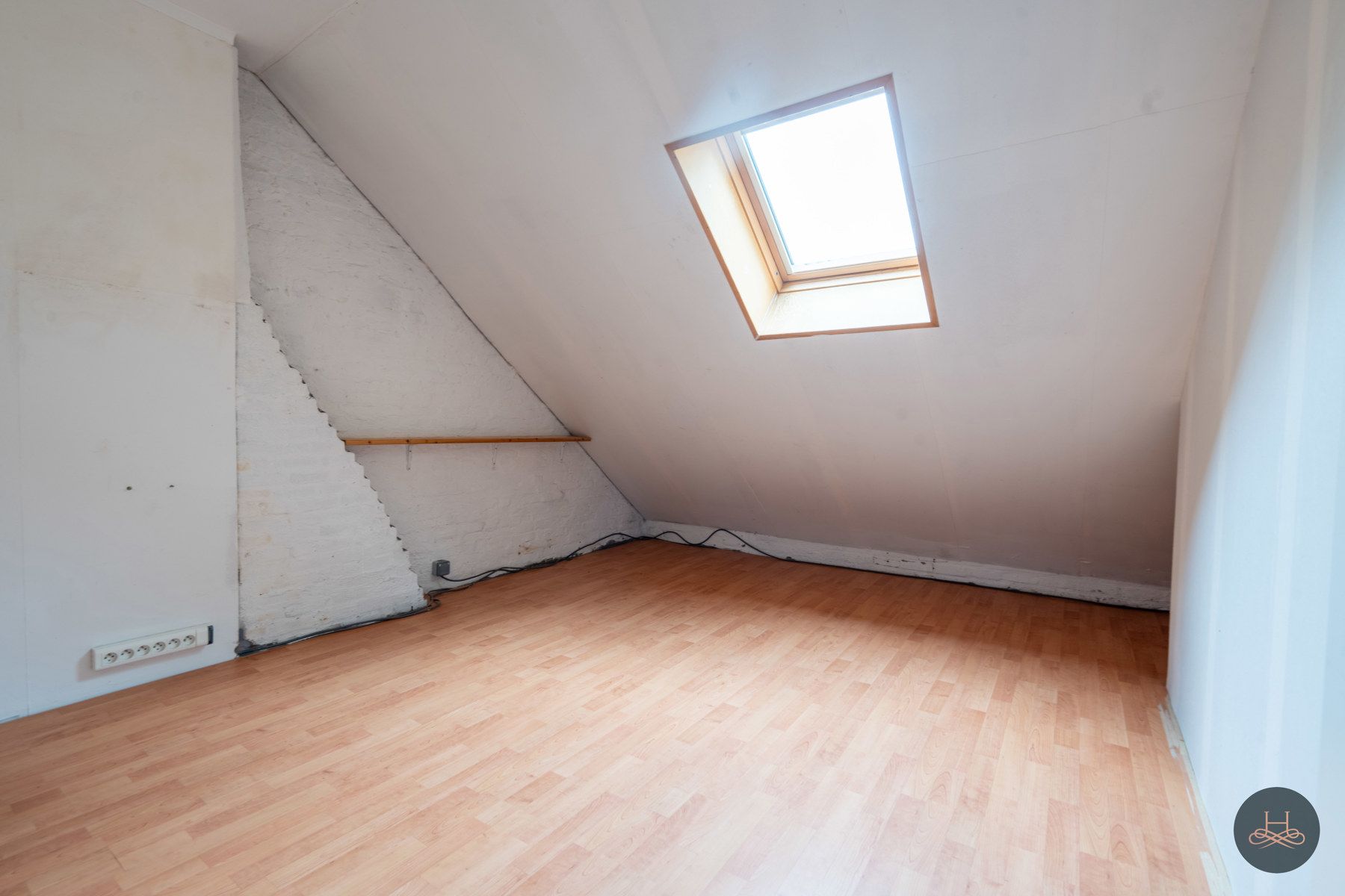 Achterliggende gezinswoning op rustgevend perceel foto 17