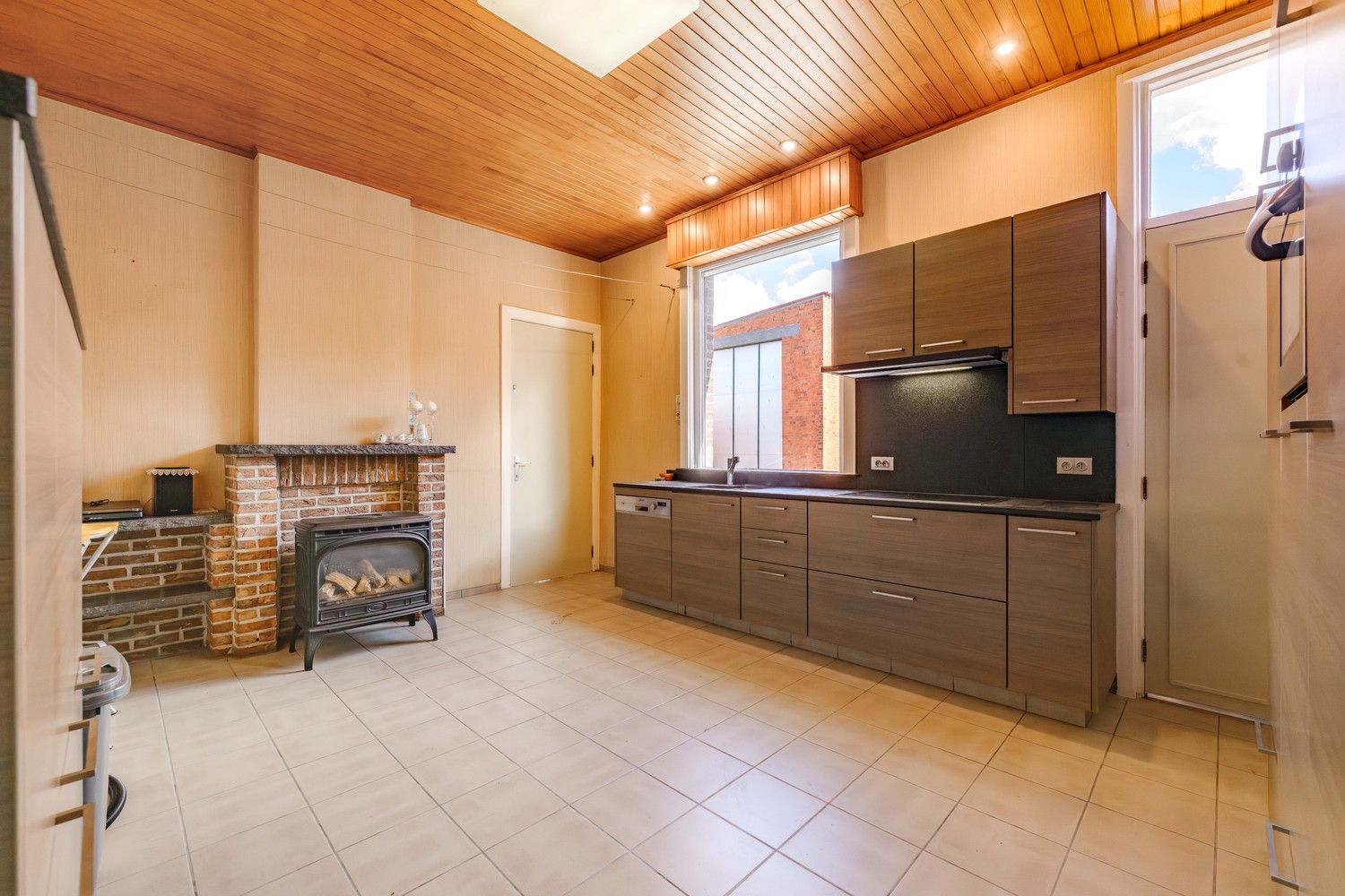 Totaal te renoveren woning te Ardooie. foto 9
