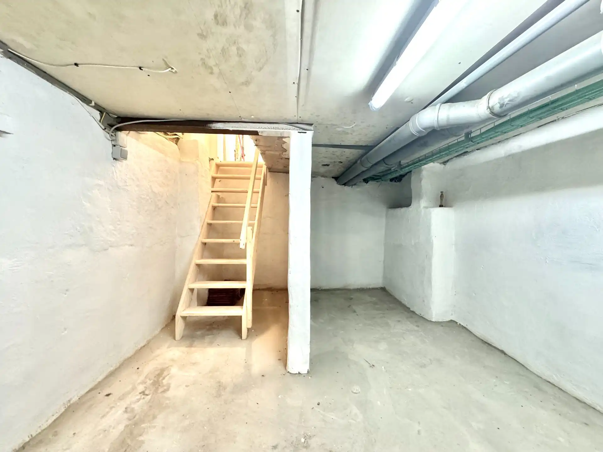 VOLLEDIG GERONOVEERDE WONING | 3 KAMERS | EPC B foto 16