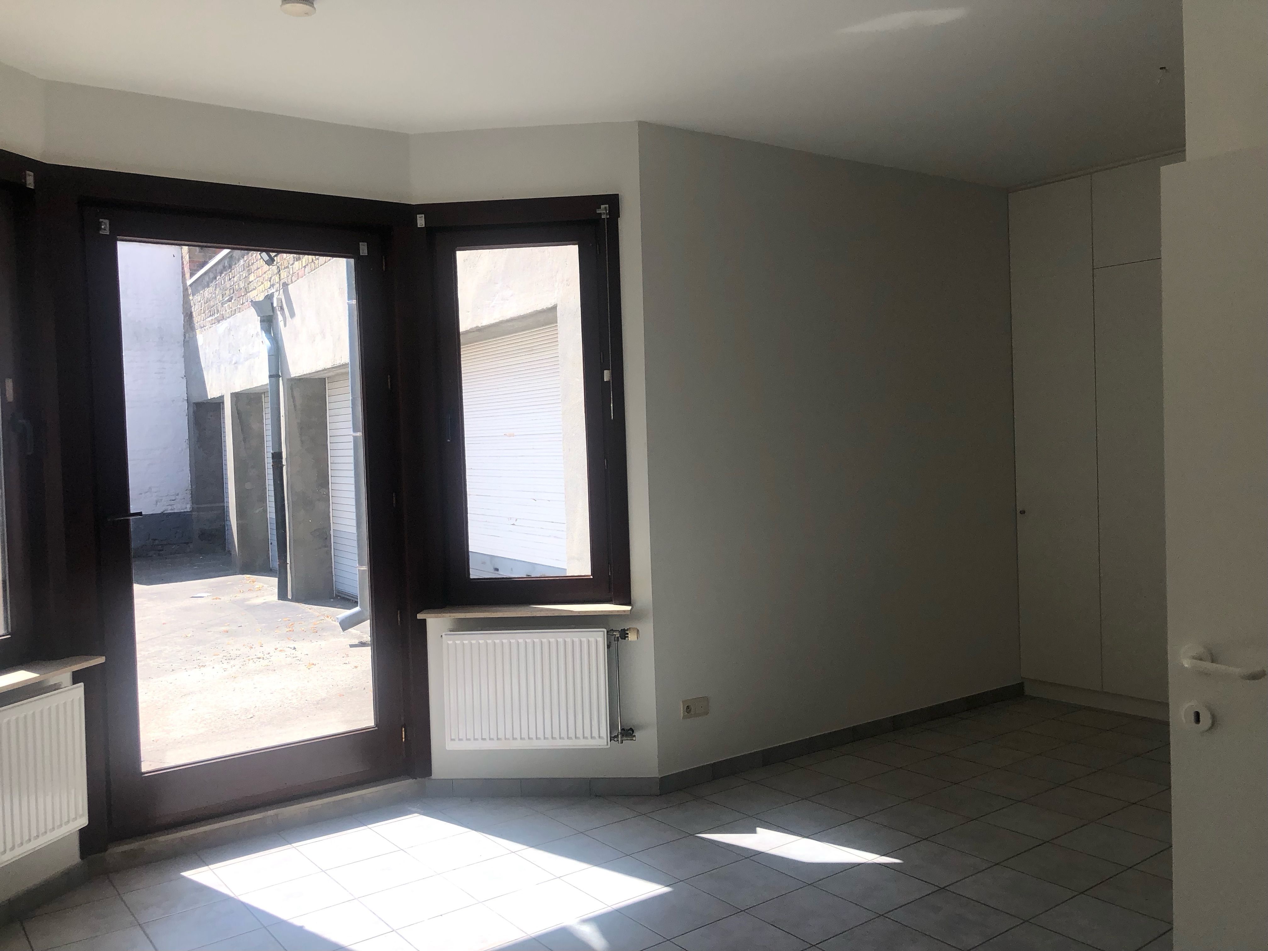 ()=>{if(producerUpdateValueVersion(node),producerAccessed(node),node.value===ERRORED)throw node.error;return node.value} Zwarteleertouwersstraat 28/00.01 - 8000 Brugge