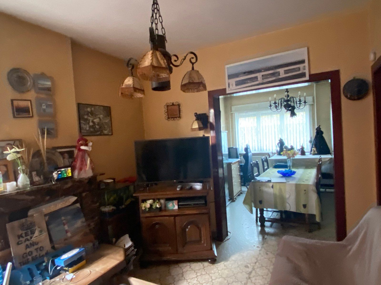 Zeer goed gelegen te renoveren woning foto 3