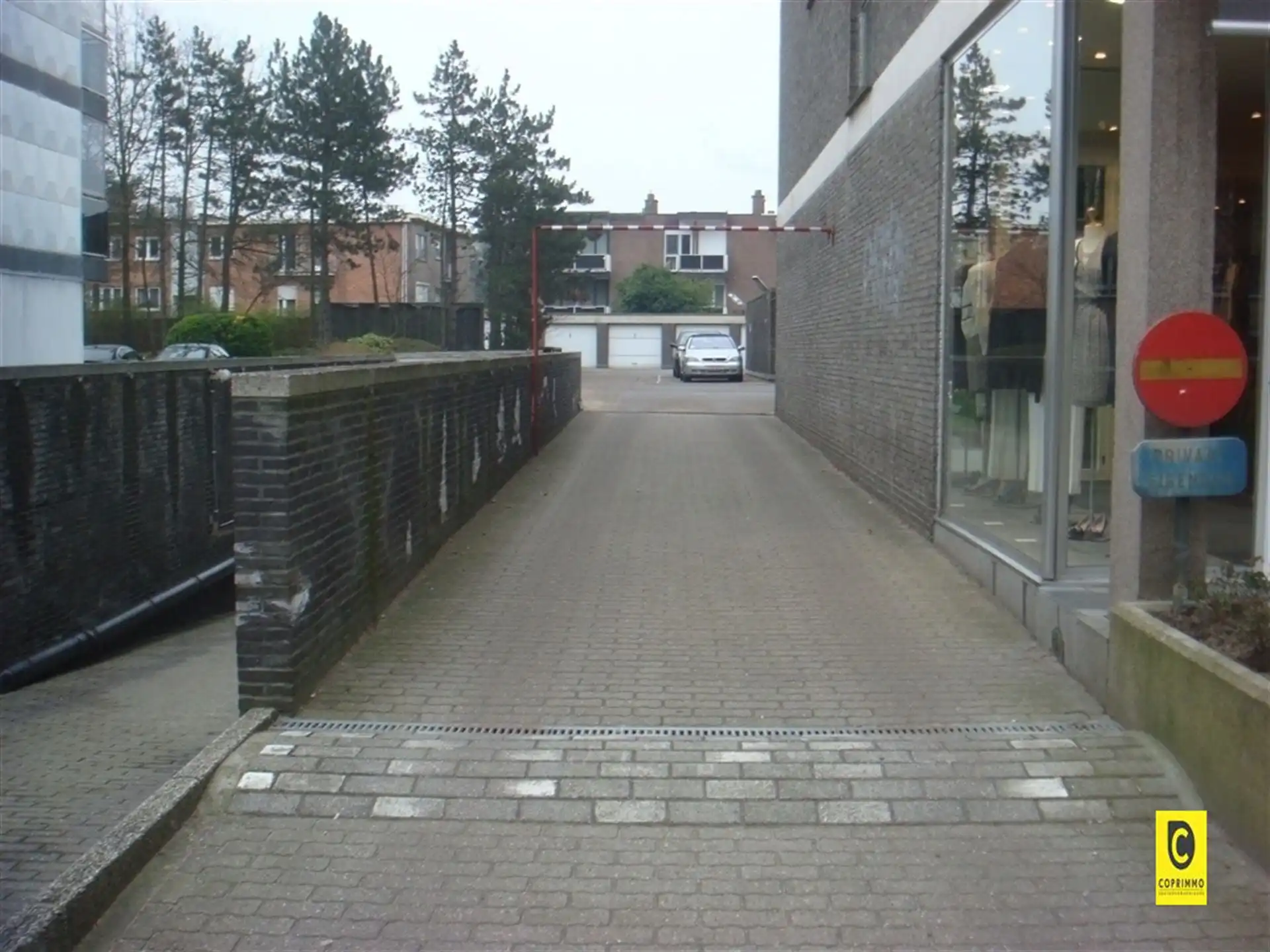 Bovengrondse garagebox op zeer centrale locatie! foto 2