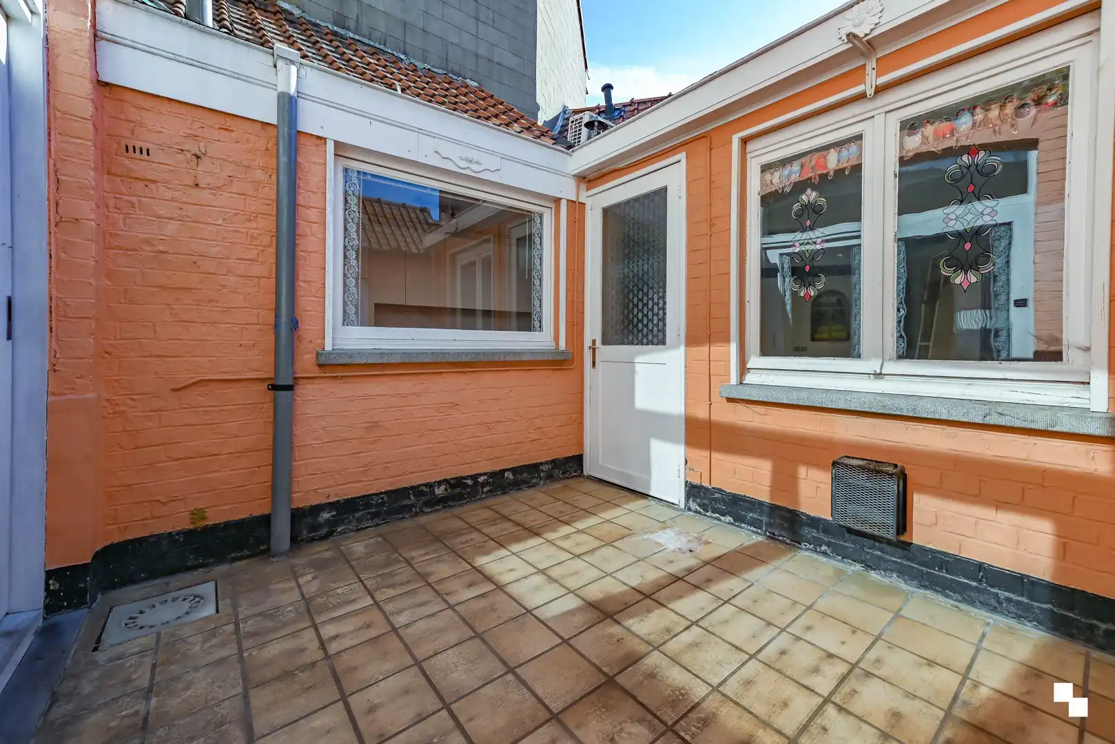 Knusse rijwoning nabij centrum Izegem foto 15