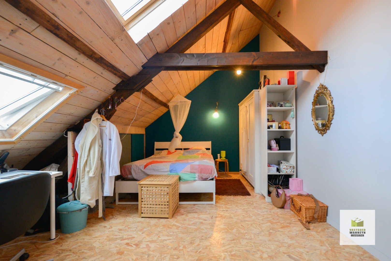Gerenoveerd handelspand met ruime woning en gezellige stadstuin te centrum Roeselare foto 10