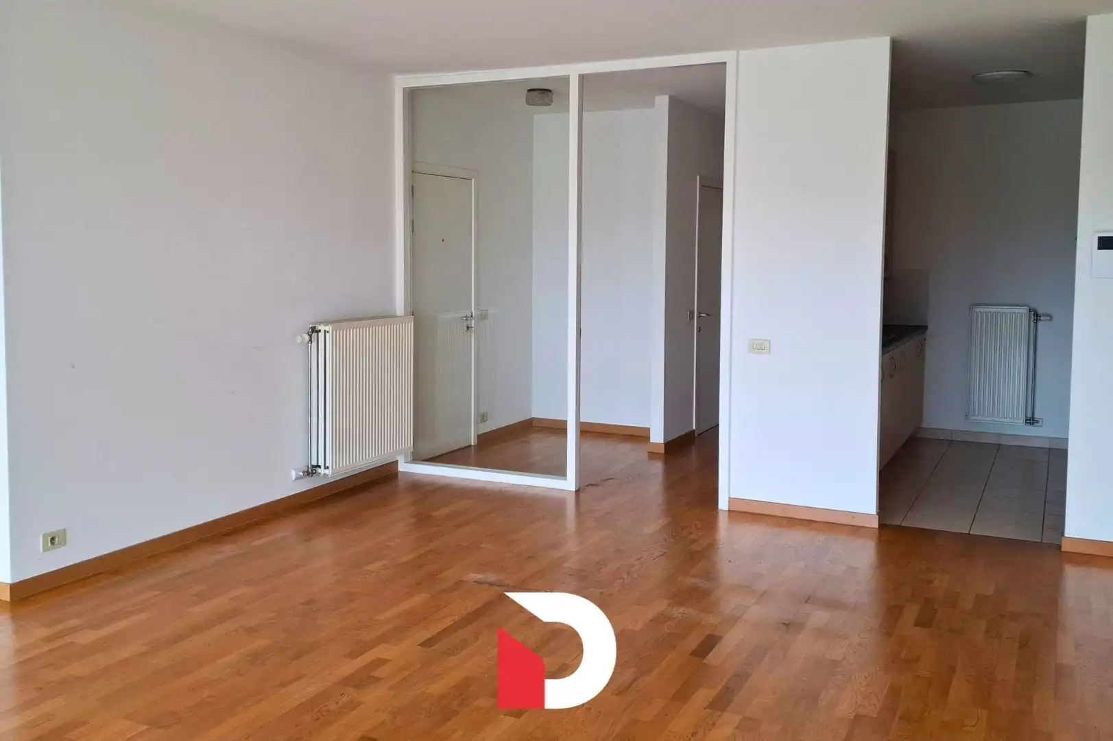 Rustig gelegen 2 slaapkamer appartement met zonnig terras en autostaanplaats foto 4