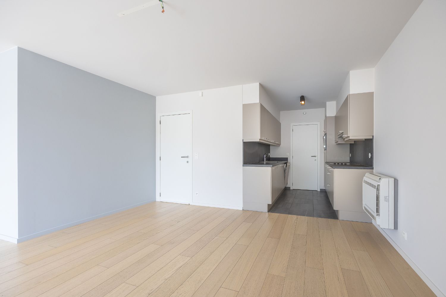 Modern gerenoveerd ruim appartement vlakbij het strand van Bredene foto 7