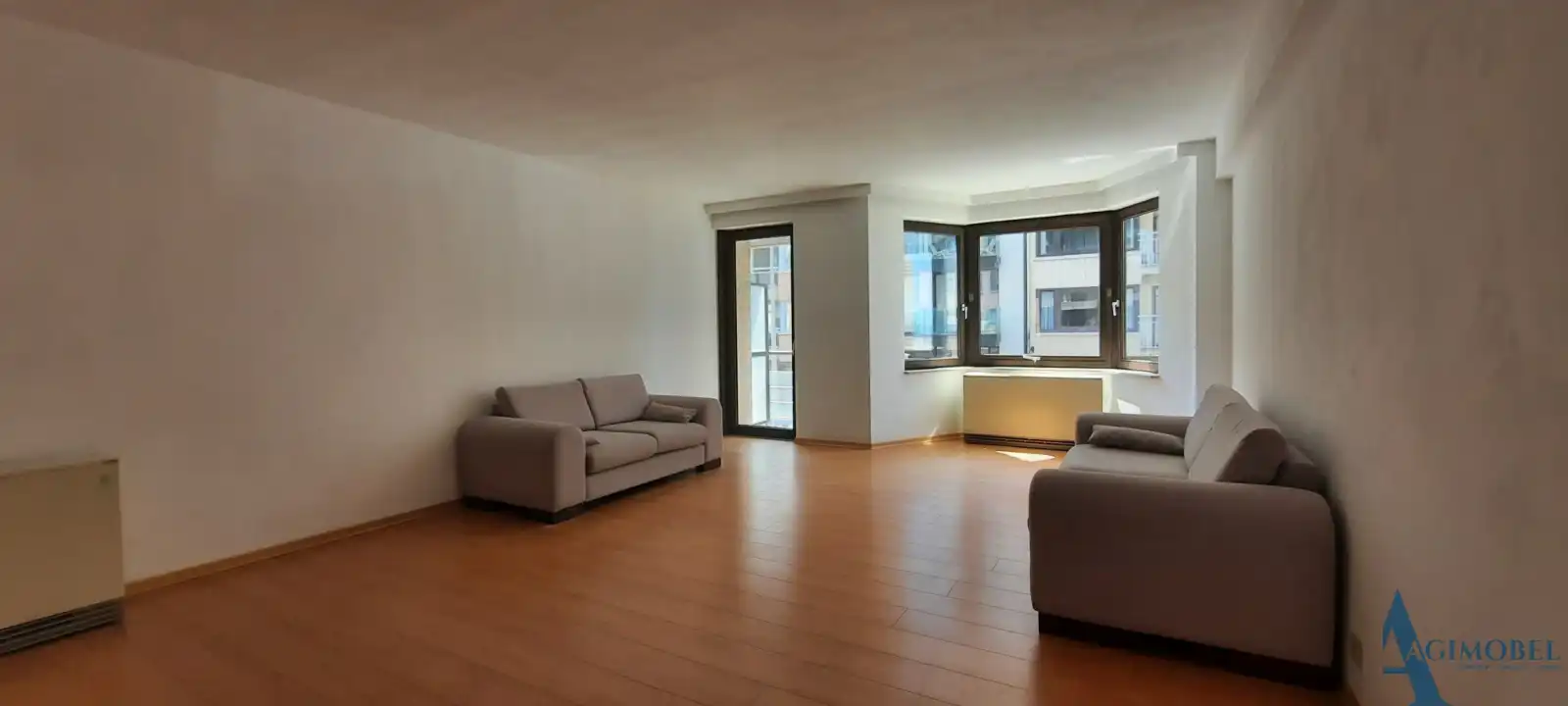 Ruim appartement met 2 slaapkamers op toplocatie, op slechts 50 meter van de Zeedijk! foto 3