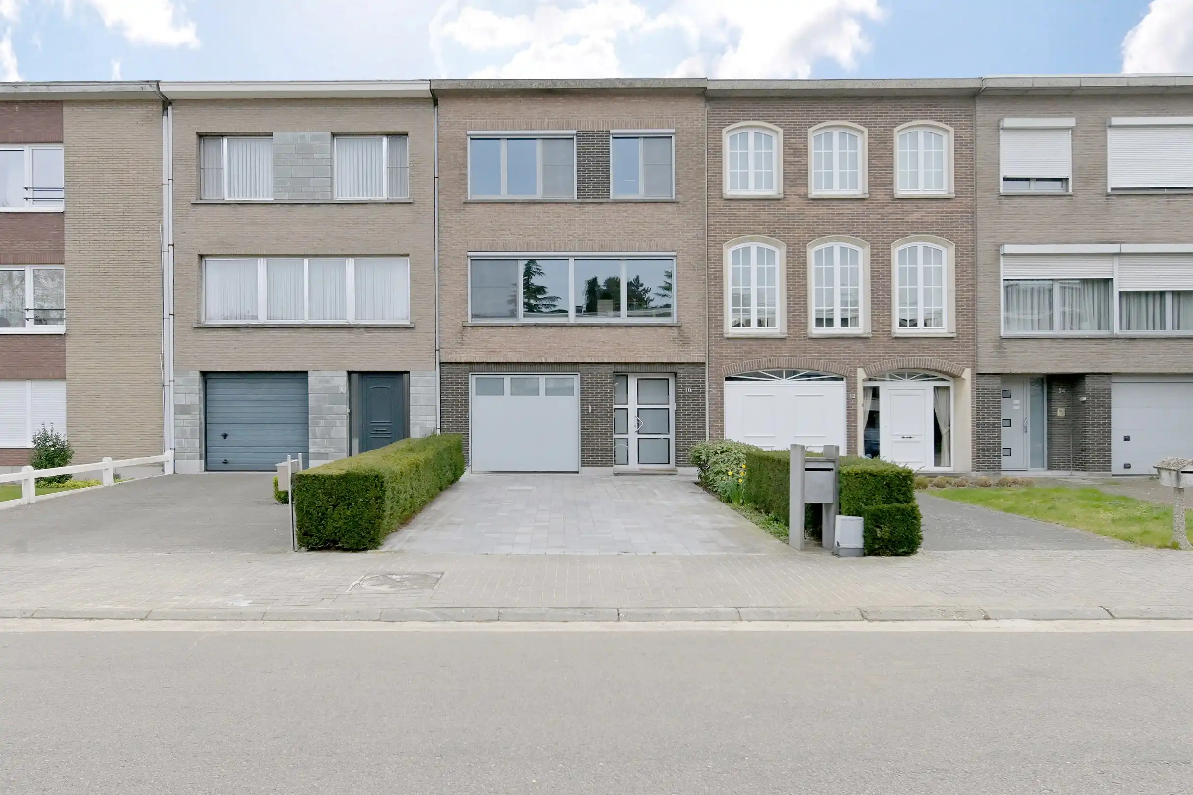 Instapklare gezinswoning met 3 slaapkamers, tuin én garage foto {{pictureIndex}}