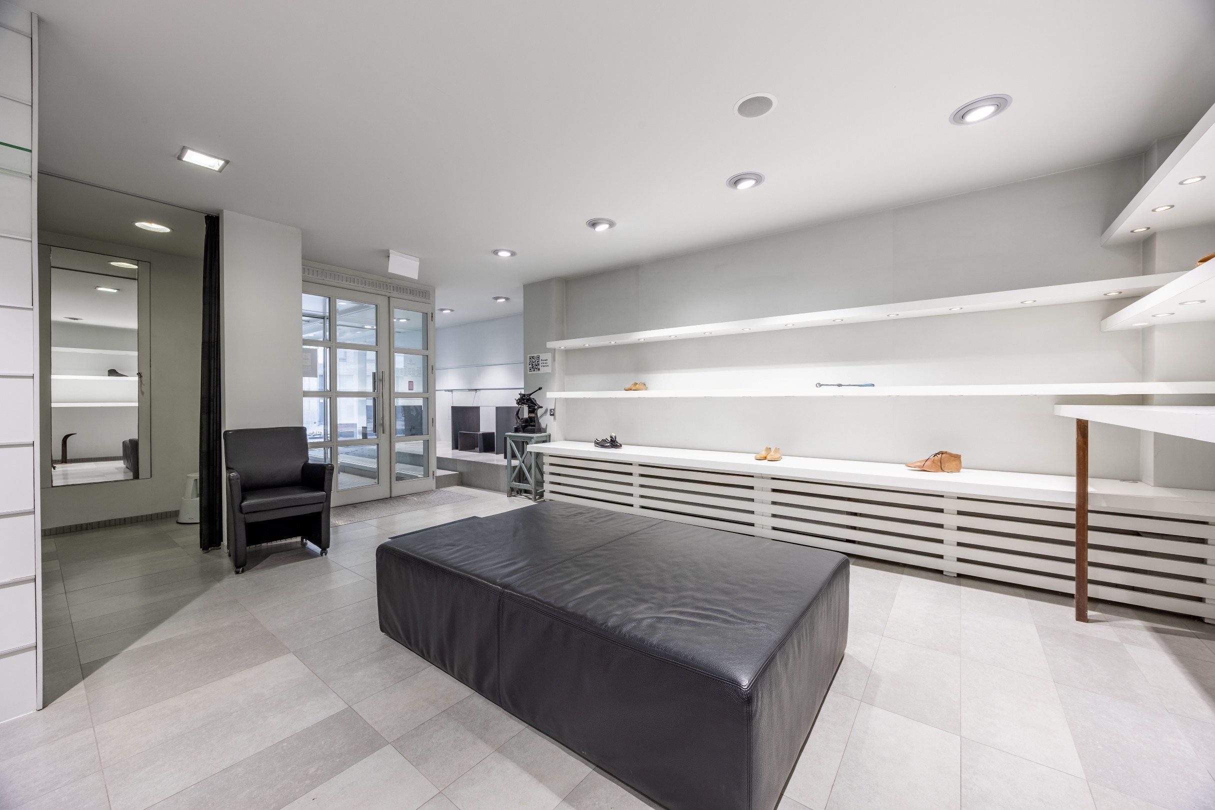 CENTRAAL GELEGEN COMMERCIEEL HANDELSPAND foto 10