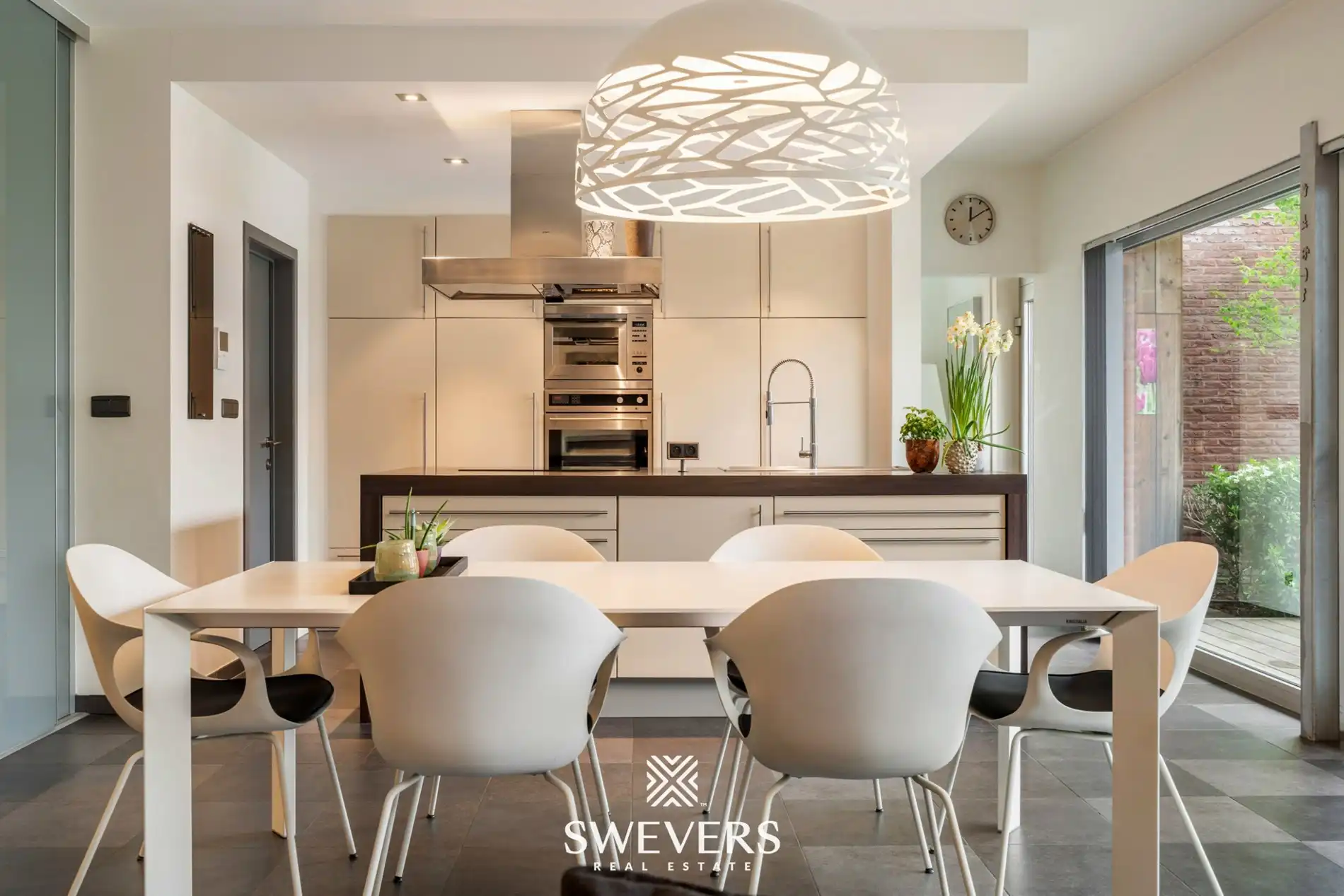 Werken, wonen en genieten in luxevilla met zwembad, poolhouse en magazijn in Koersel foto 9