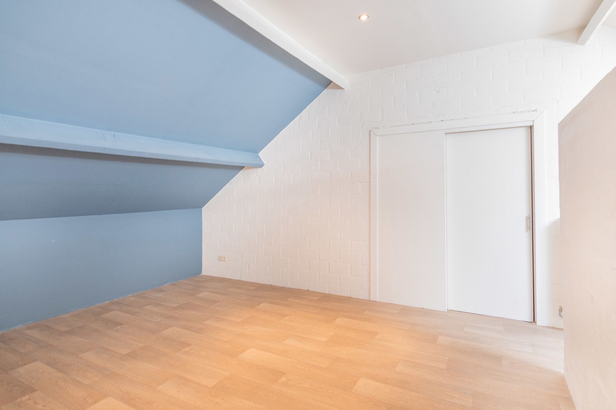 Riante jaren 80 villa in een groene omgeving  foto 36