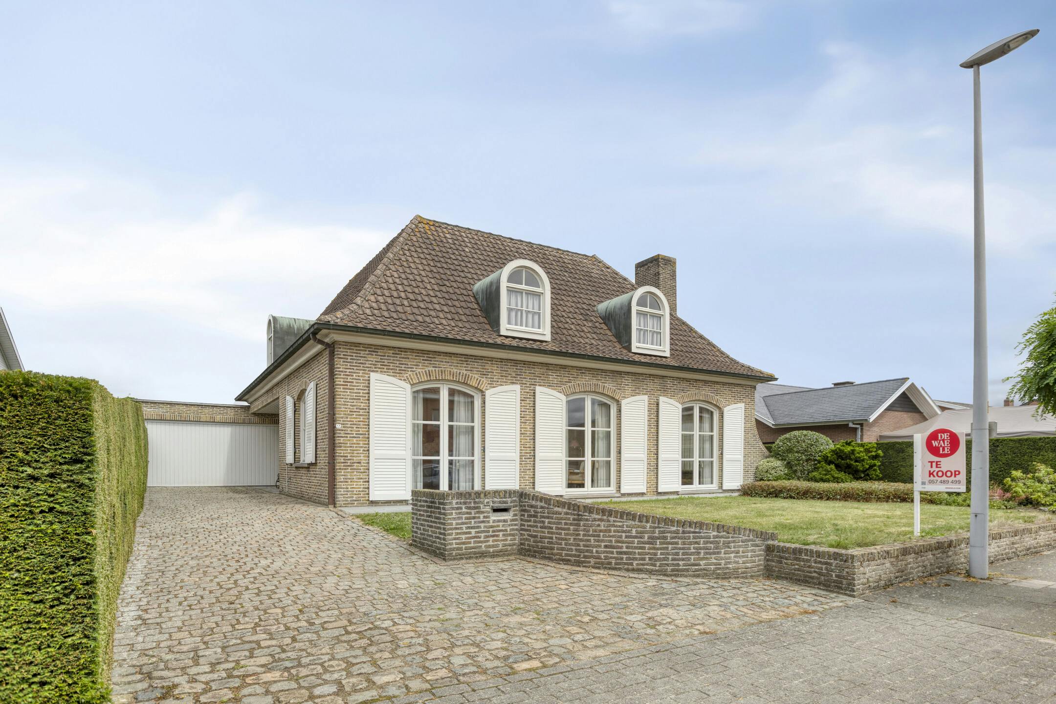 Villa te koop in Boezinge met 5 kamers en garage foto 2
