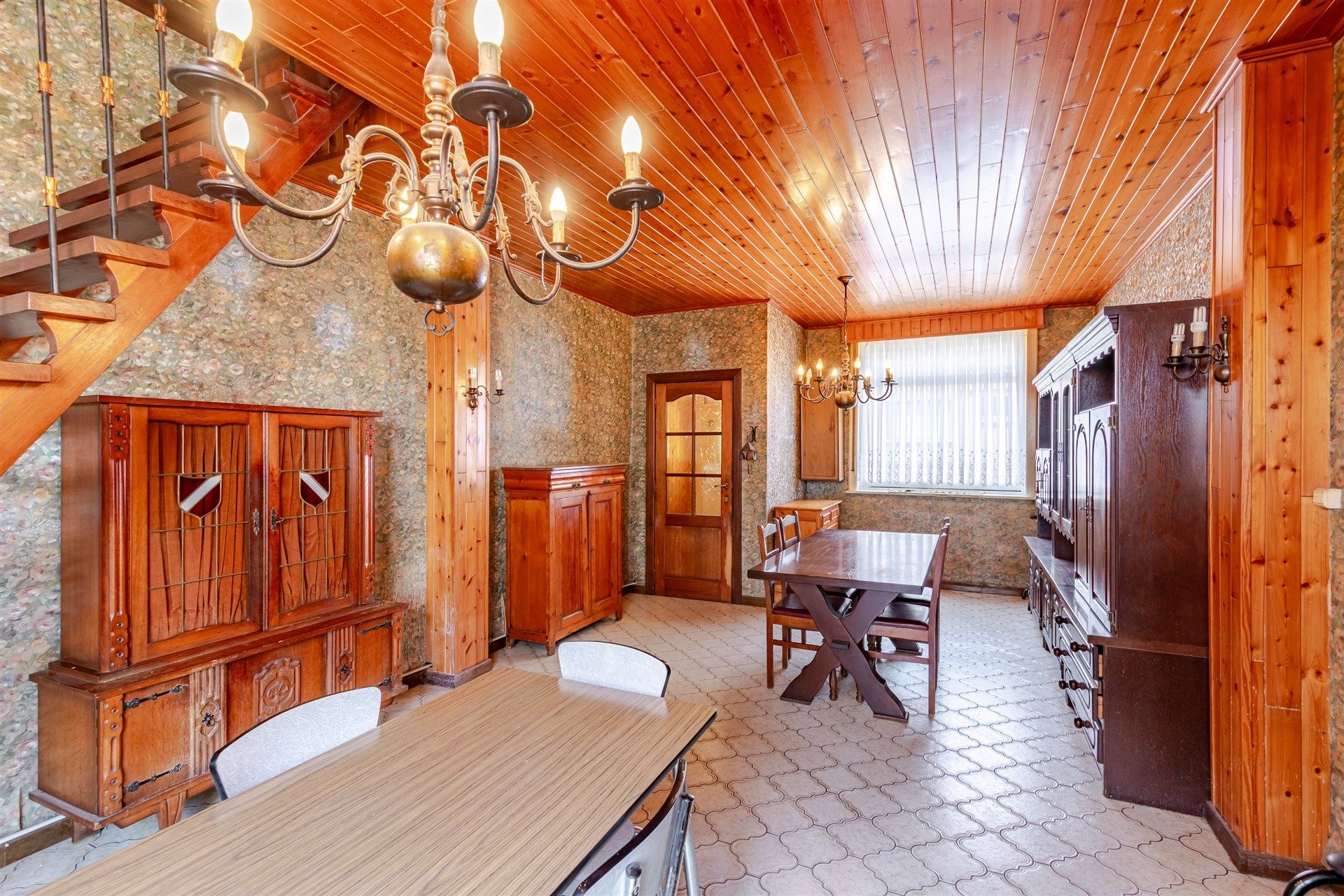 Te renoveren woning met potentieel foto 6