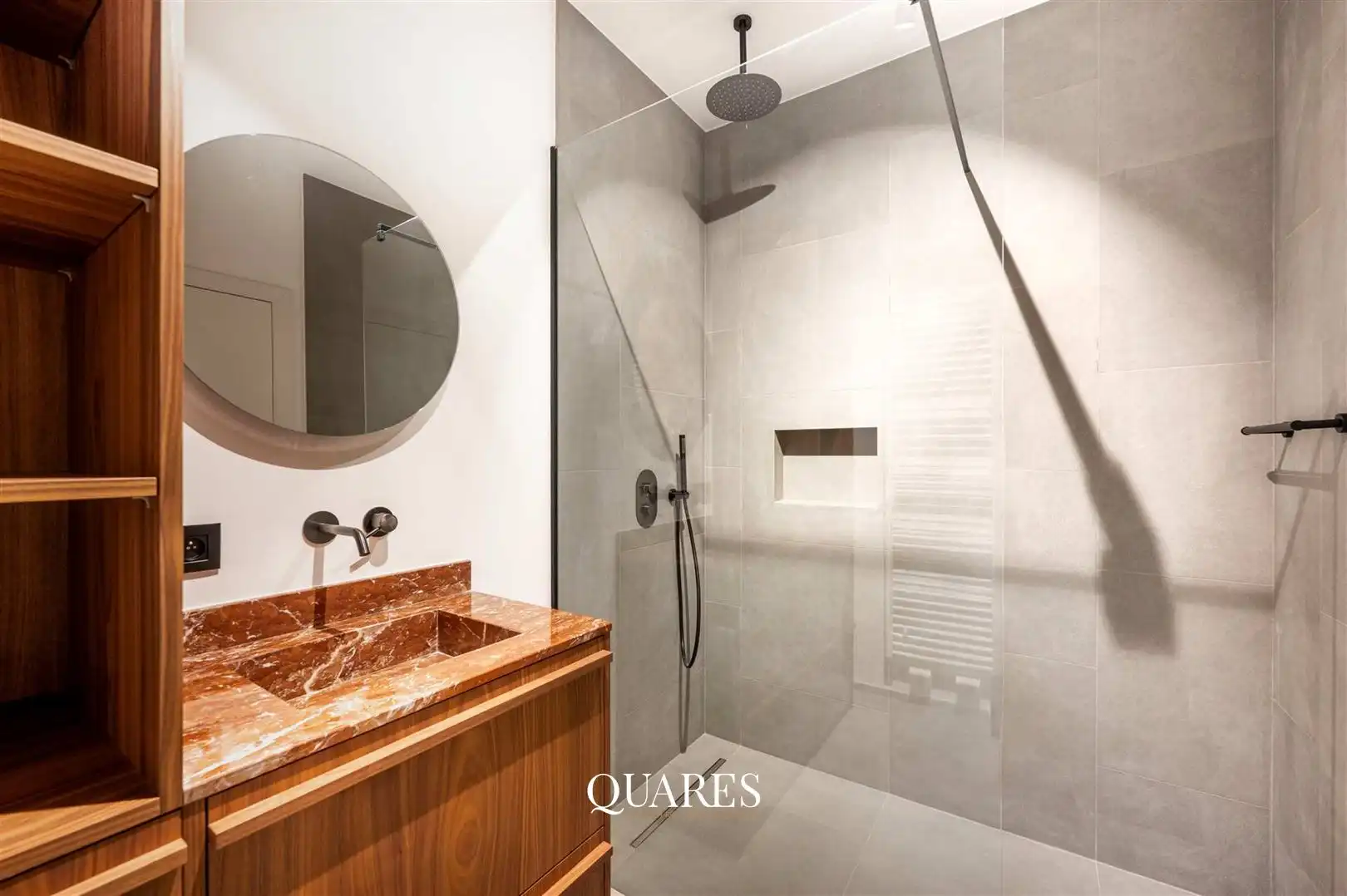 Prachtig gerenoveerde woning met 4 slaapkamers en zuidwest georiënteerde tuin in Pulhofwijk foto 28