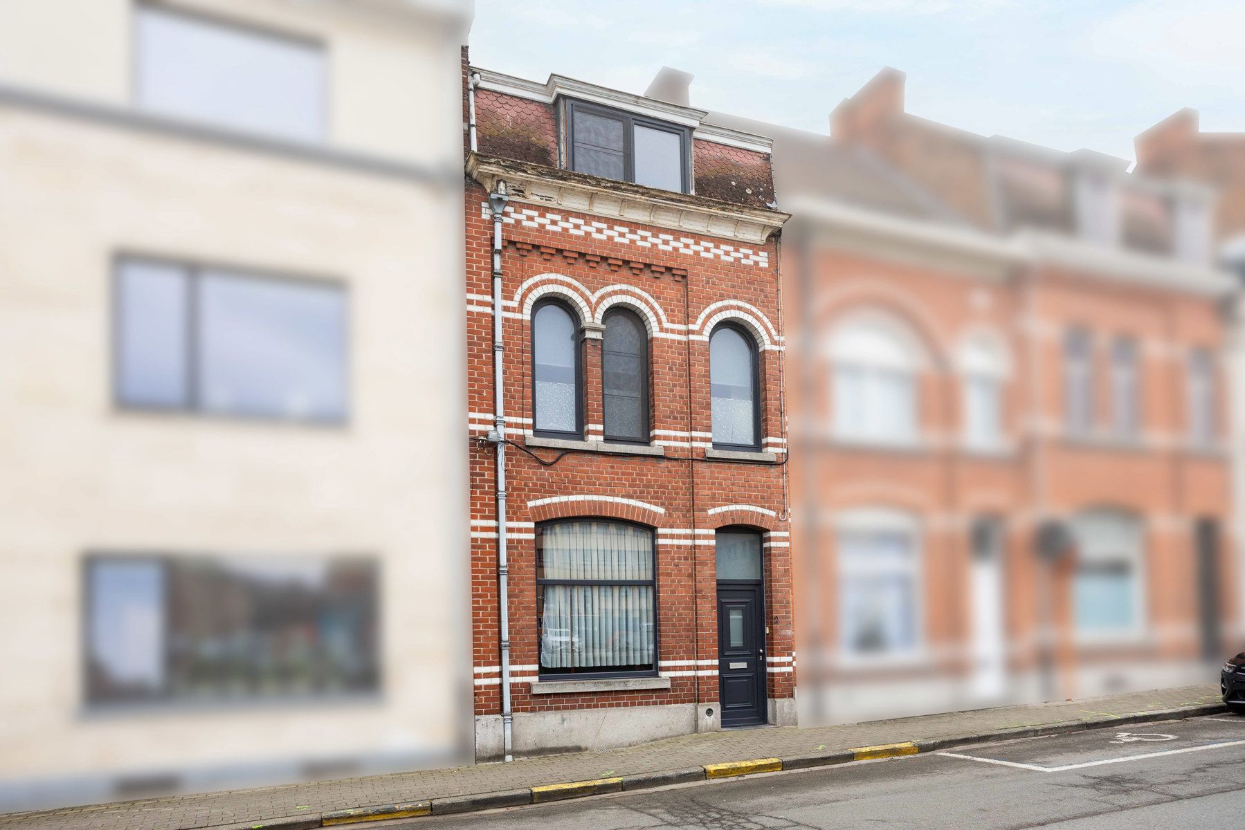 Hoofdfoto van de publicatie: Starterswoning met 3 slaapkamers + binnenplaats 