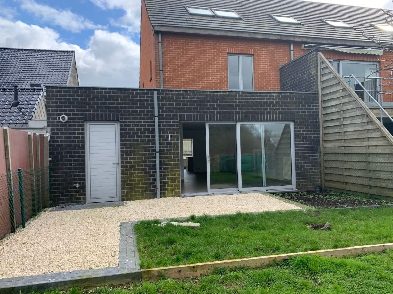 Halfopen woning met 3 slaapkamers, tuin en garage in Eeklo! foto 9