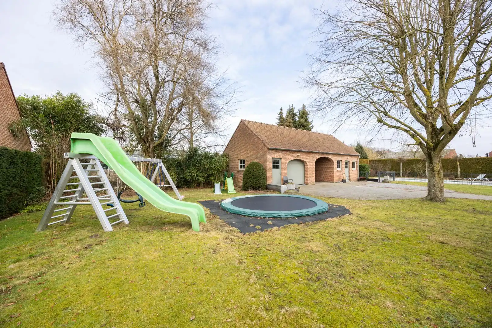 Prachtige ruime villa met naastliggende bouwgrond! foto 12