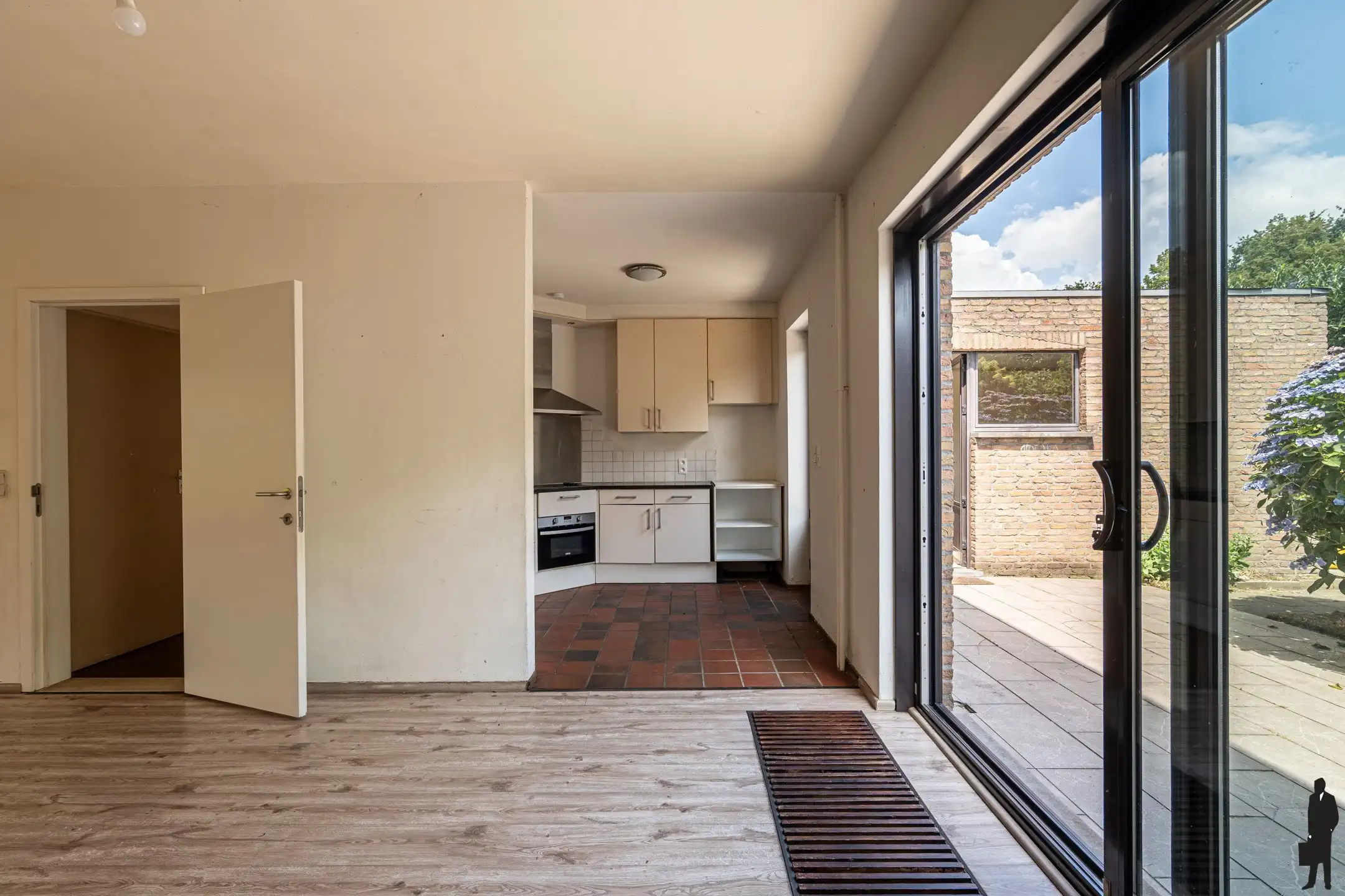 Eengezinswoning in kindvriendelijke omgeving met 4 slaapkamers en ruime garage op een perceel van ca. 318 m²! foto 11