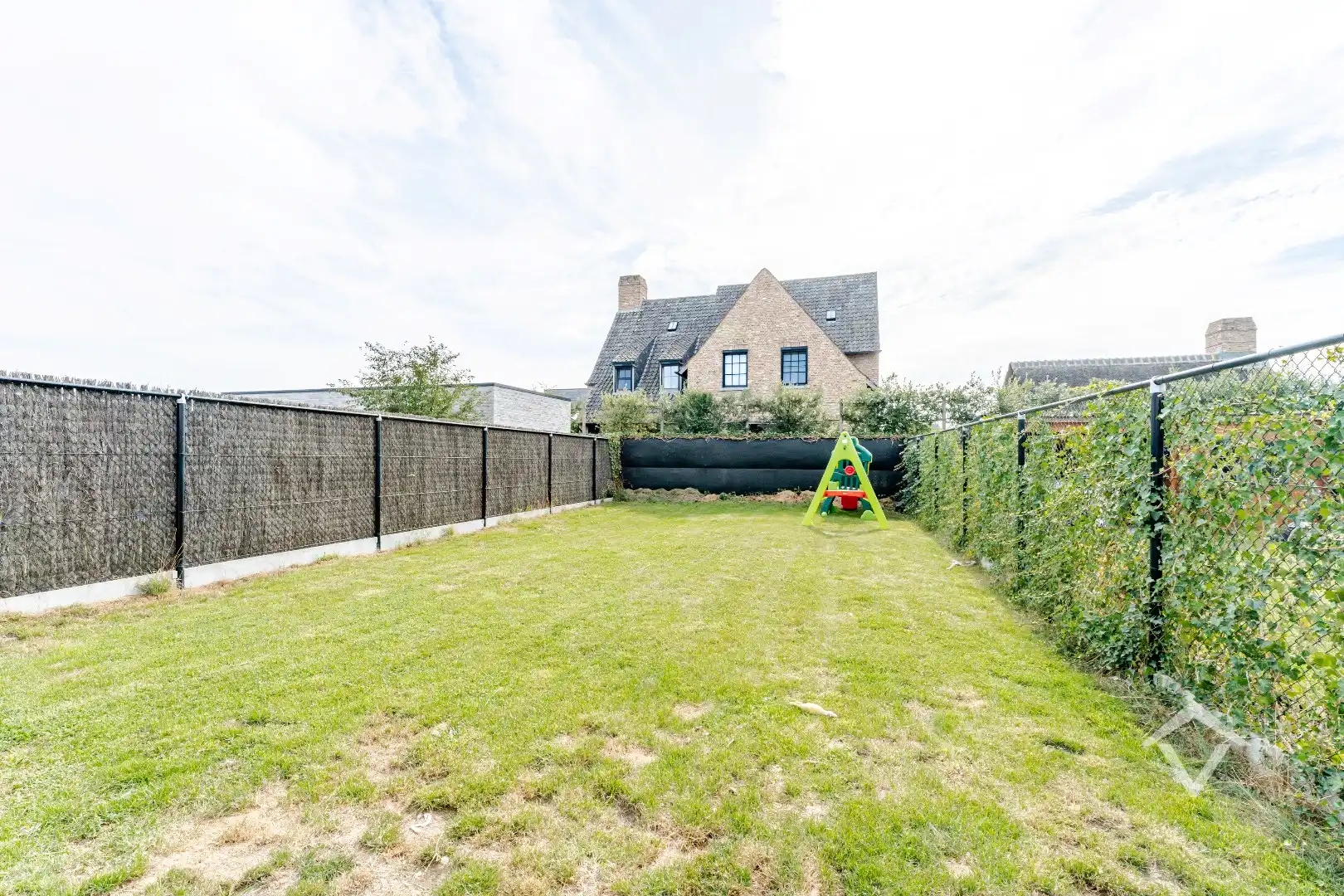 Recente instapklare woning met 3 slaapkamers, zonnige tuin en garage op De Mokker foto 16