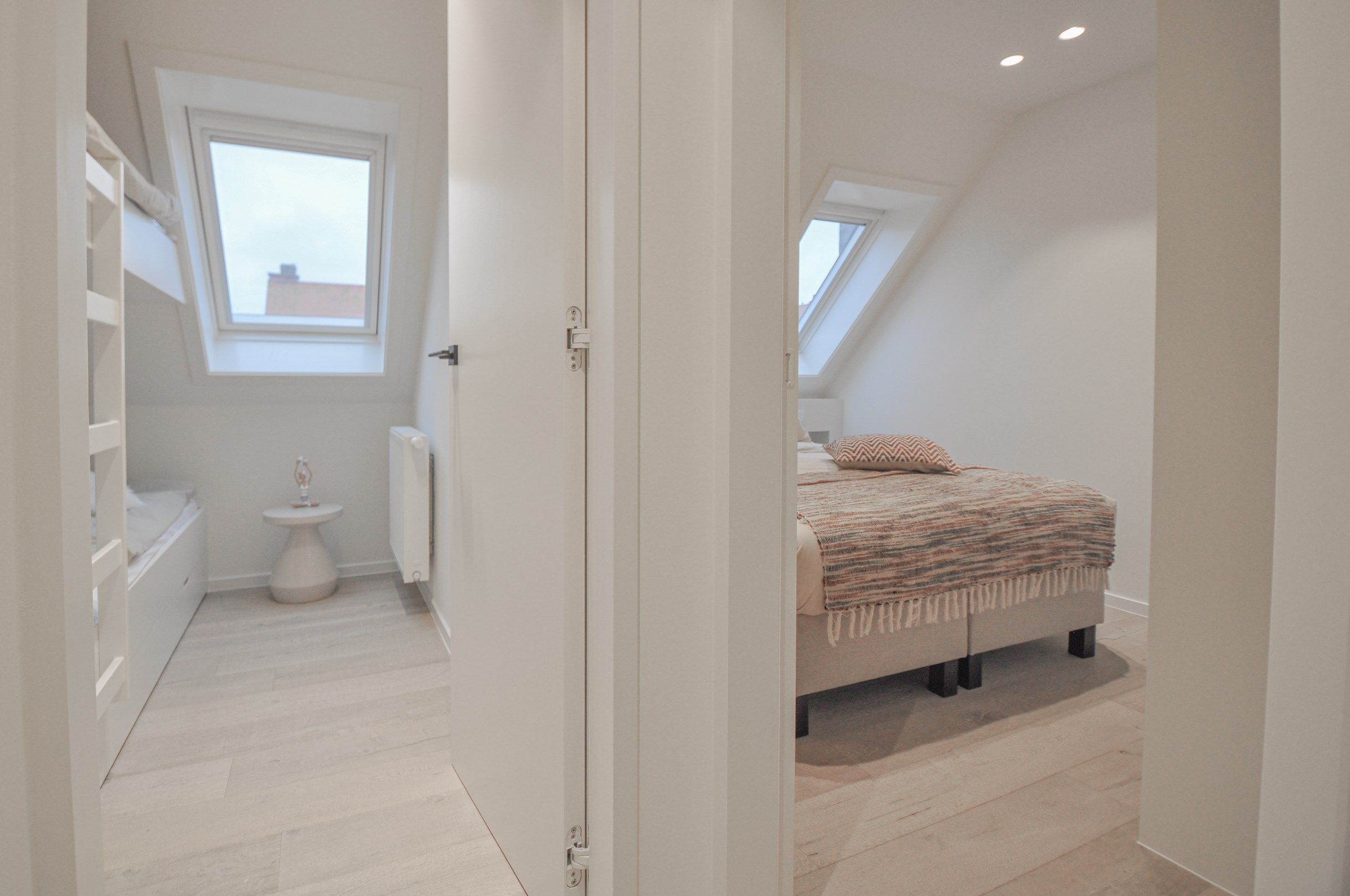 Volledig gerenoveerd appartement met twee ruime terrassen. foto 19